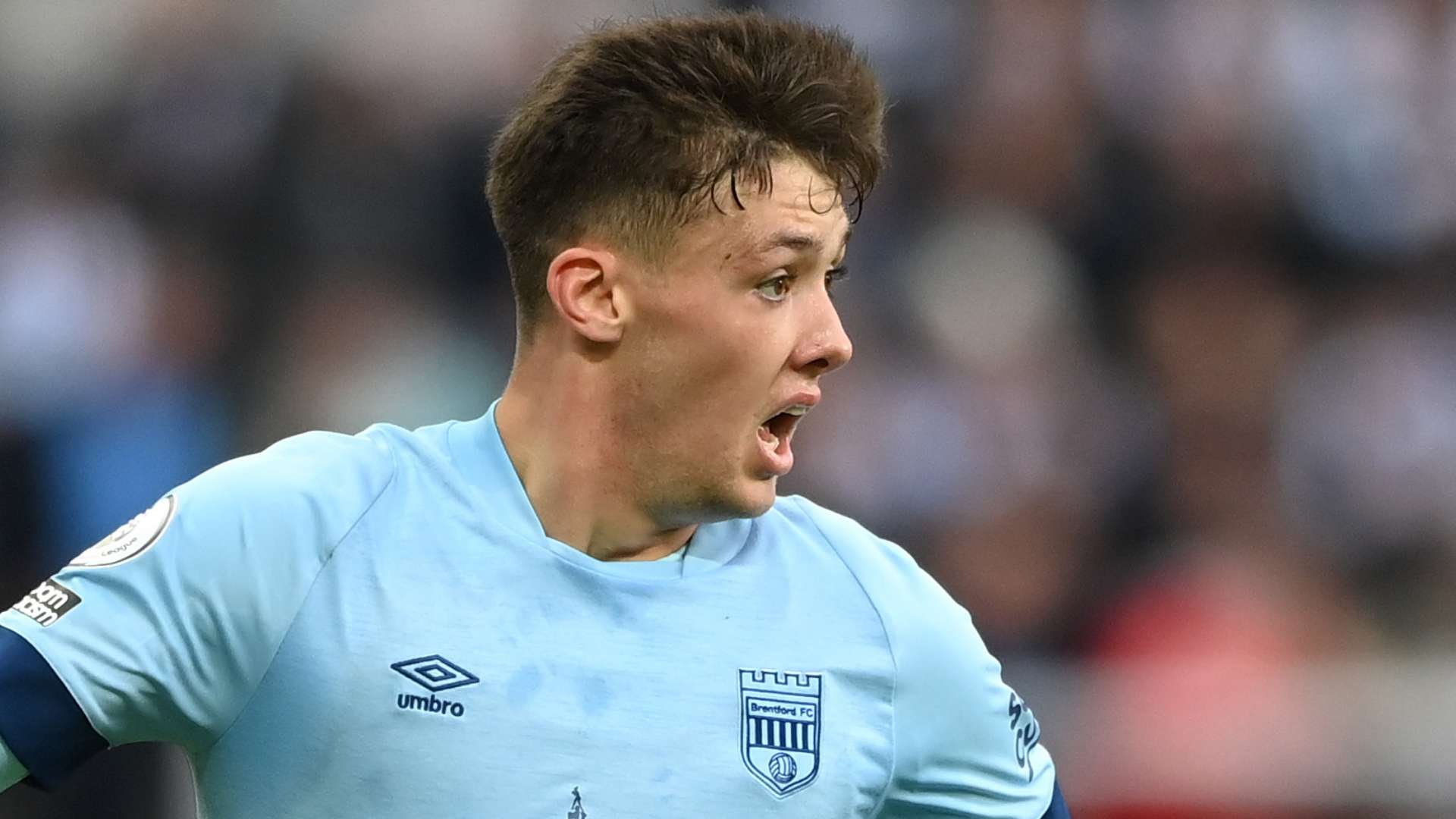 Aaron Hickey Brentford 2022-23