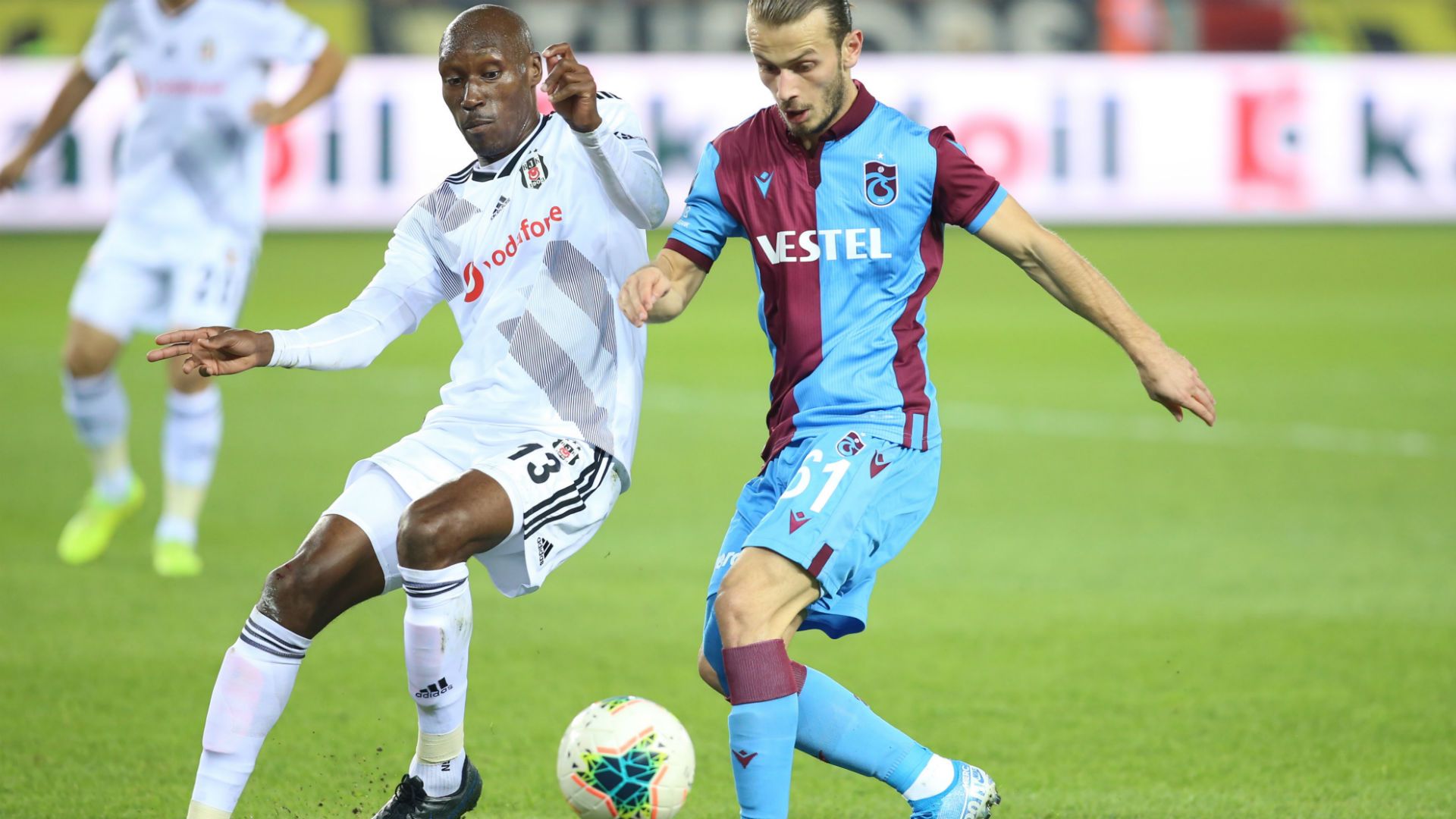 Atiba Hutchinson Abdülkadir Parmak Trabzonspor Besiktas 09292019