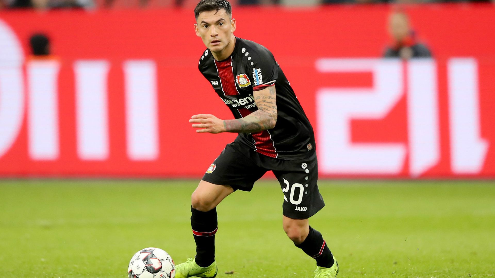 CHARLES ARANGUIZ BAYER LEVERKUSEN