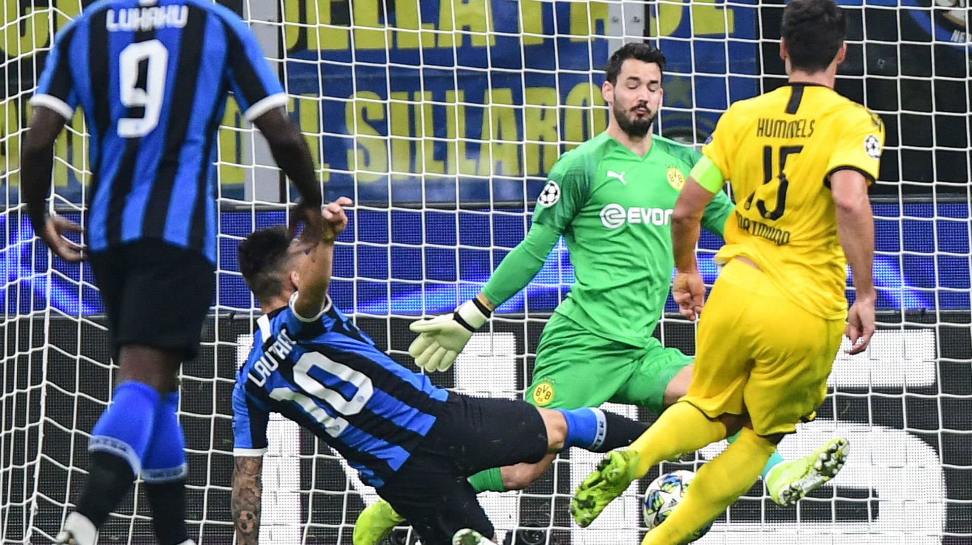 231019 Inter Dortmund Gol Lautaro Martínez