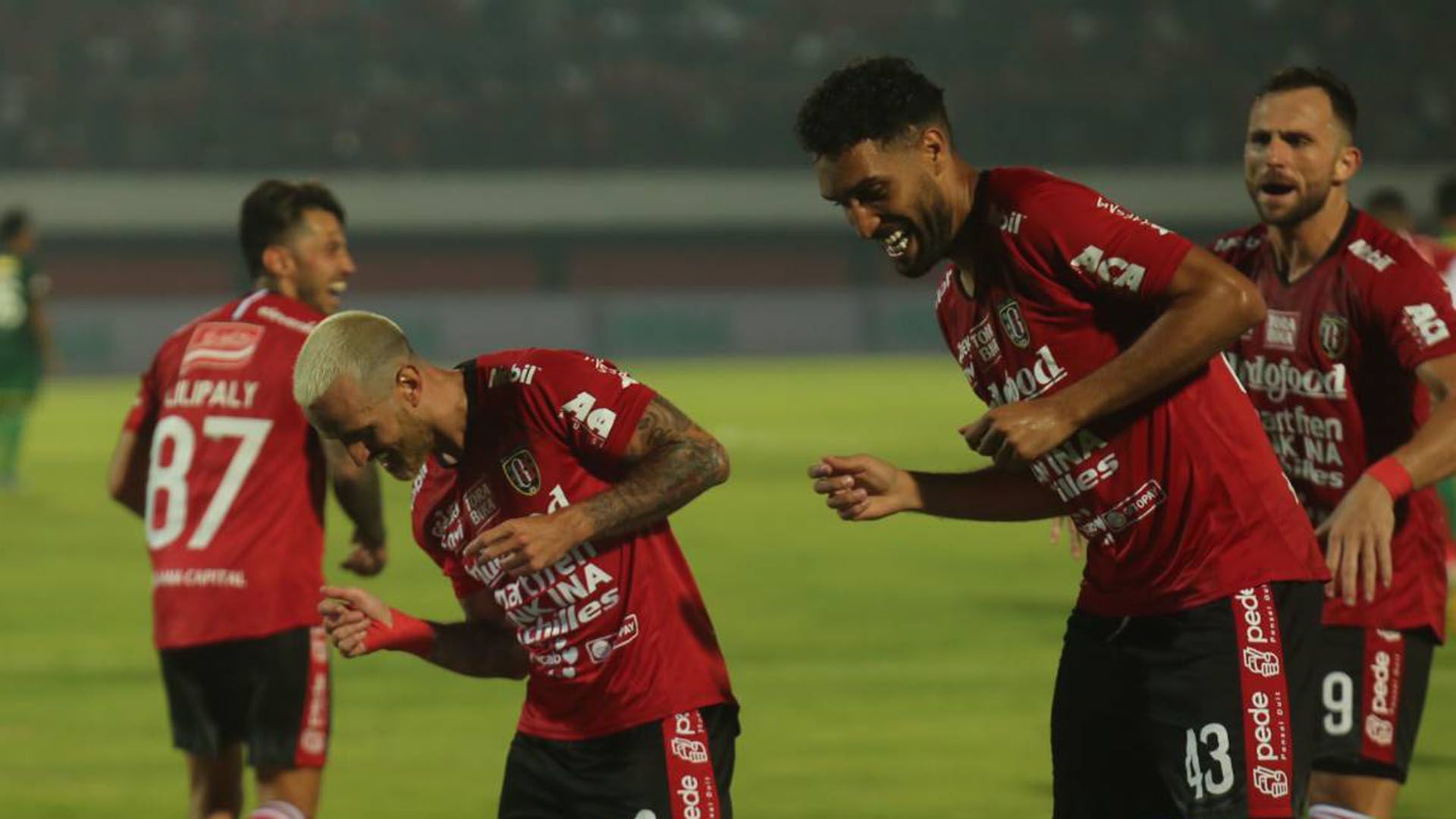 Selebrasi Paulo Sergio & William Pacheco - Bali United