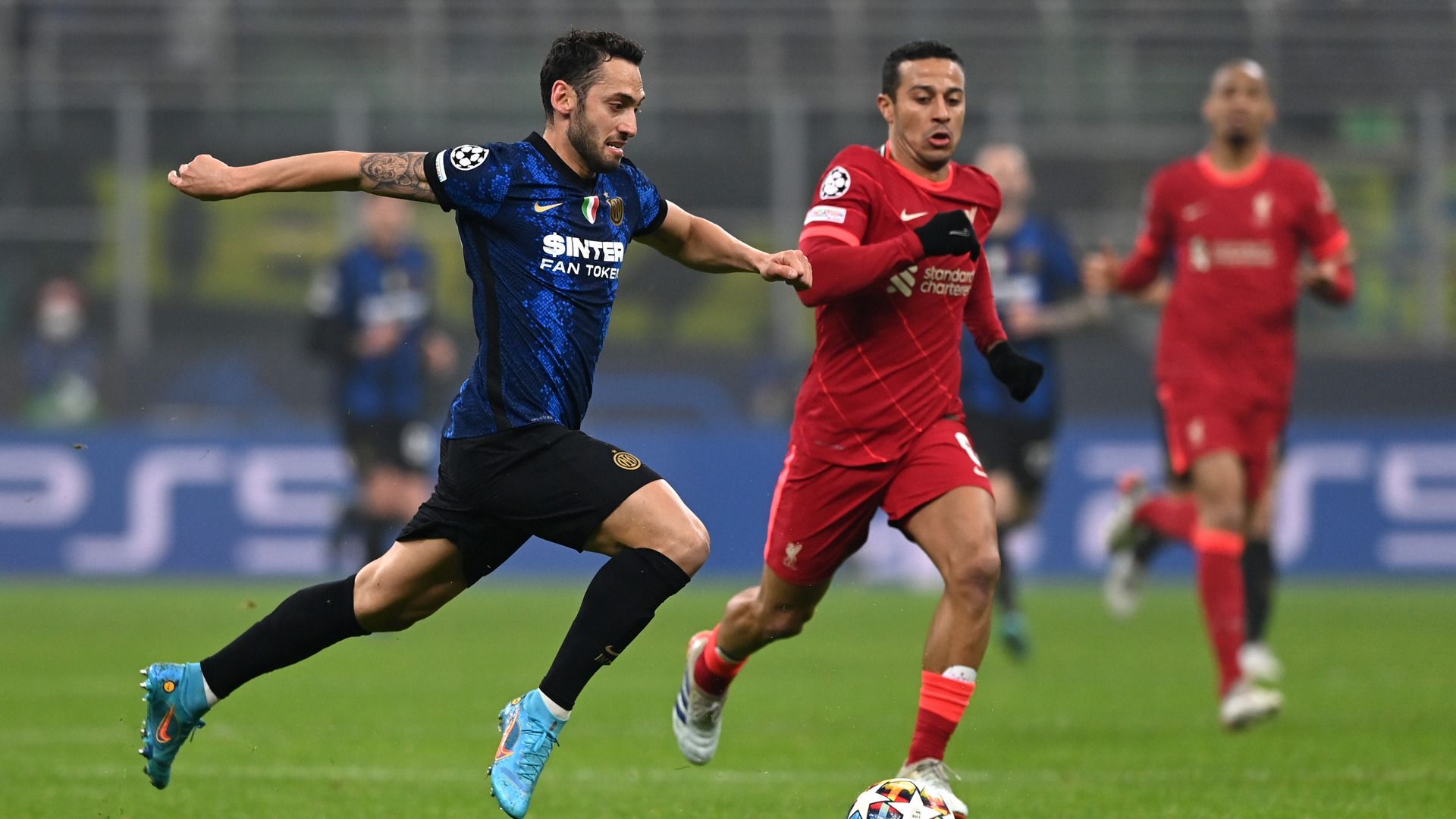 Hakan Calhanoglu & Thiago Alcantara. Inter vs Liverpool. 02.16.2022