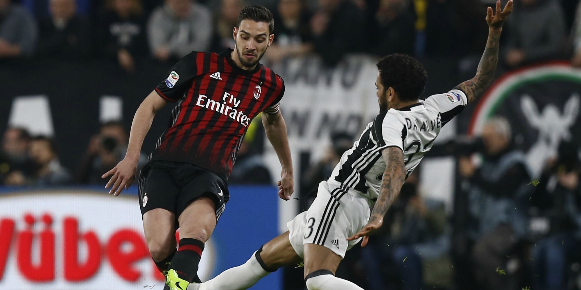 Dani Alves Mattia De Sciglio Juventus Milan
