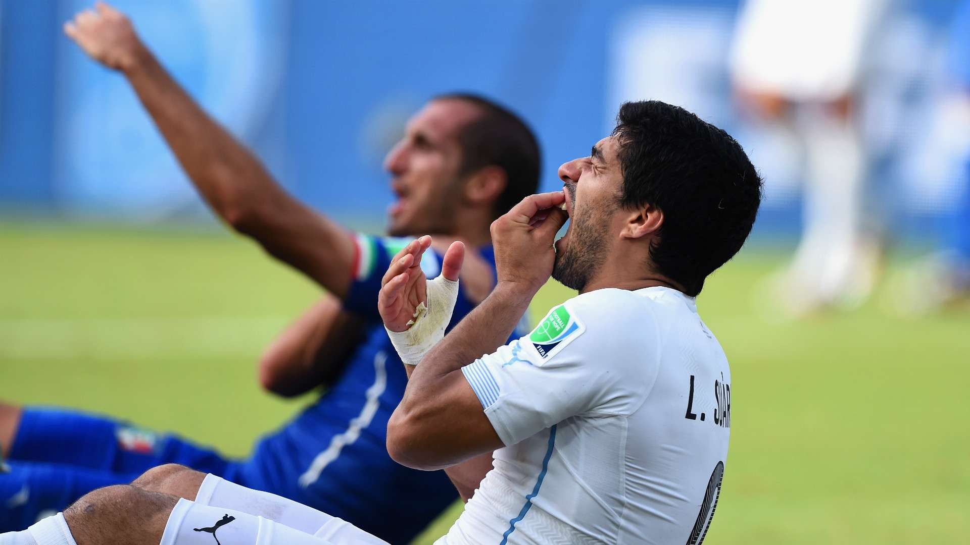 Luis Suarez Uruguay Italy