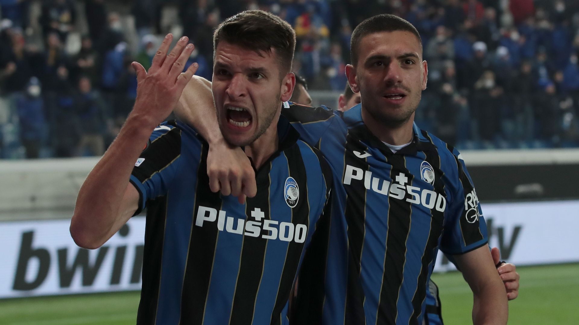 Djimsiti celebrating Atalanta Olympiacos Europa League