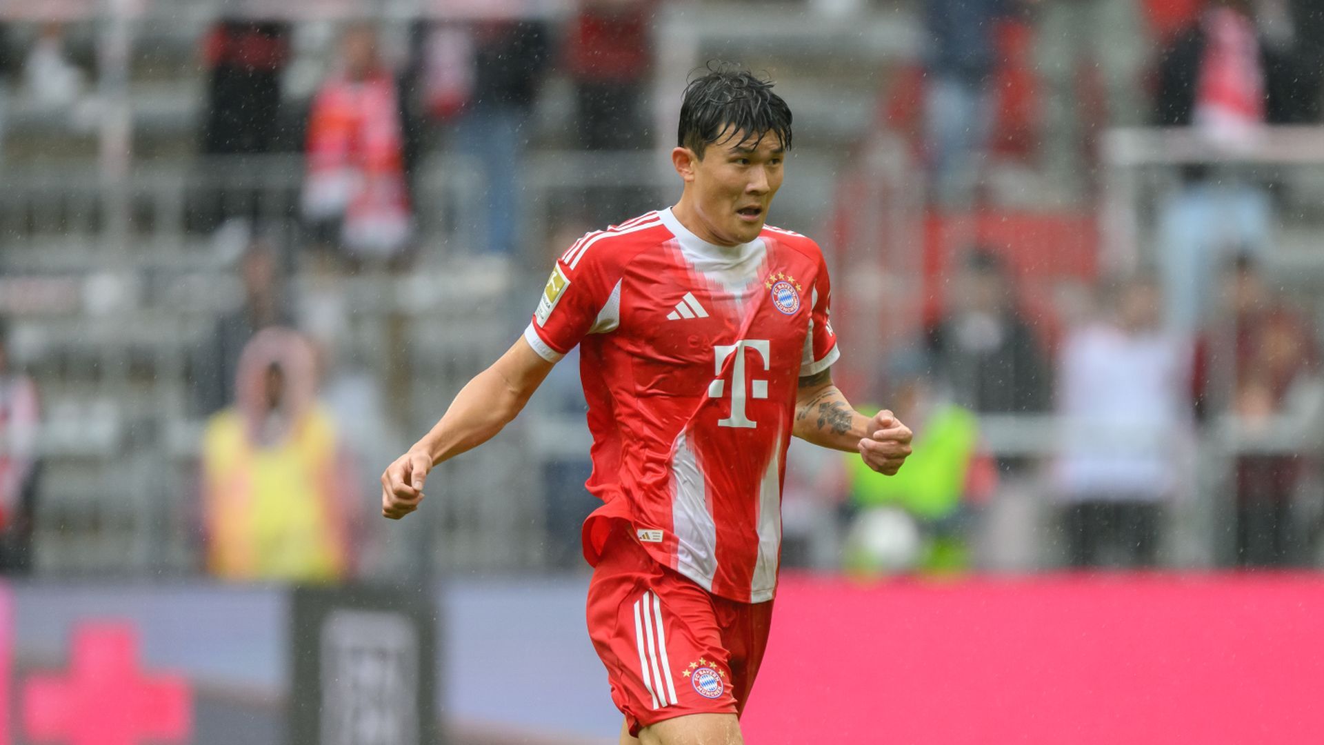 Kim Min Jae Bayern 2025 avanza
