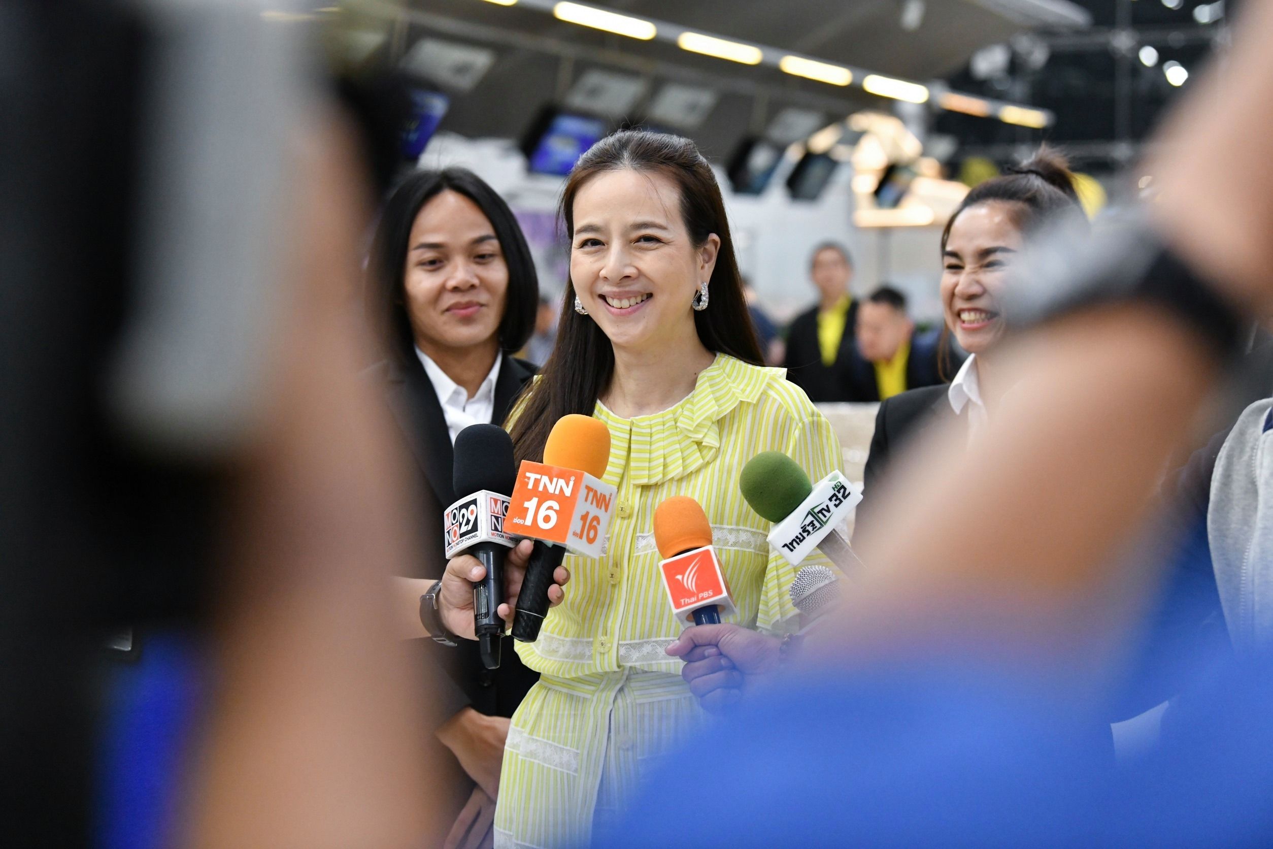 นวลพรรณ ล่ำซำ