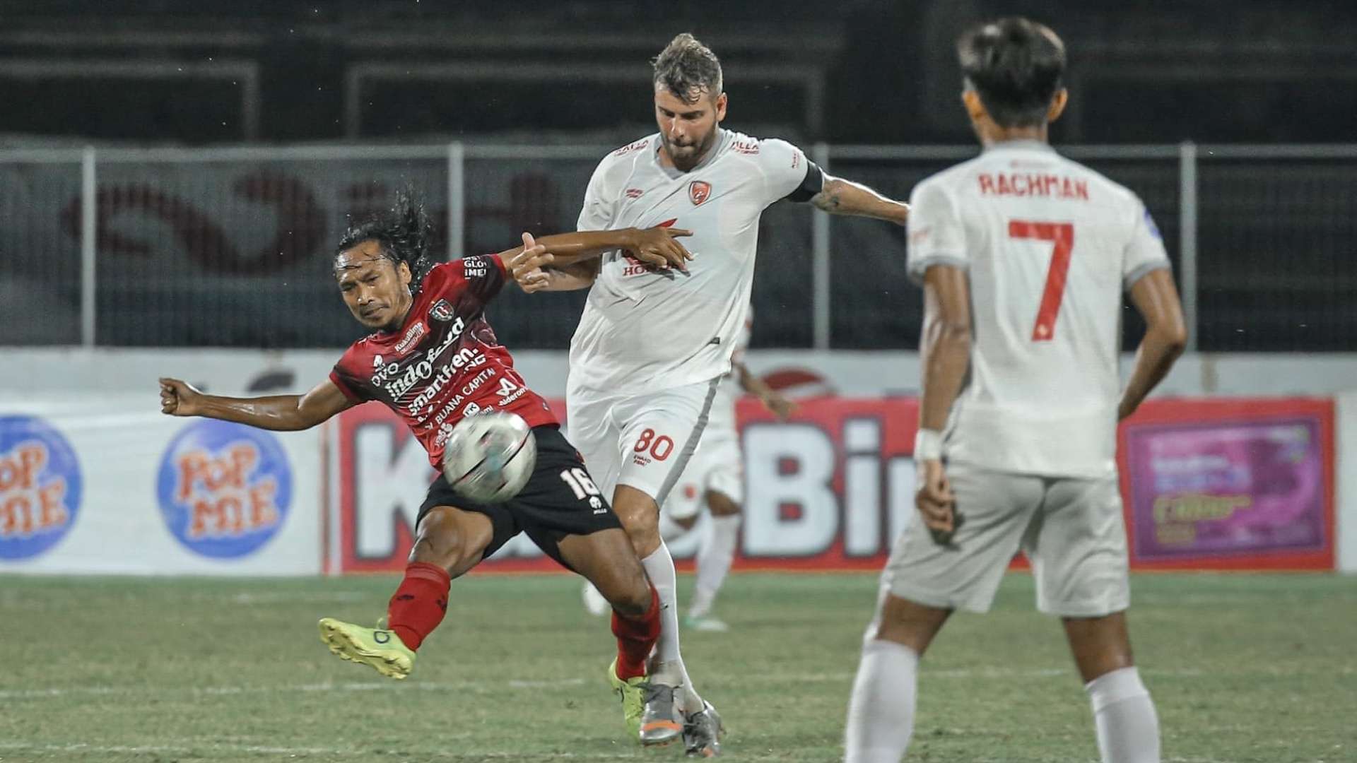 Hariono - Wiljan Pluim - Bali United vs PSM