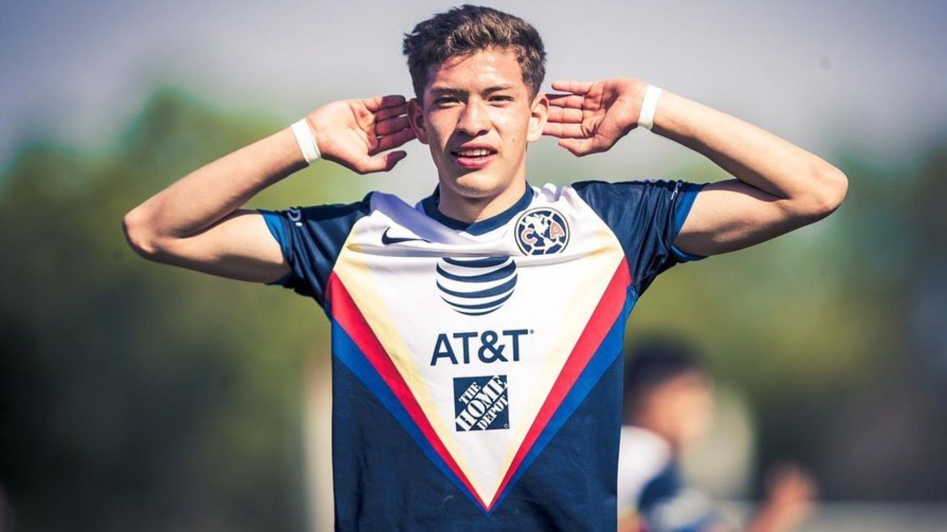 Karel Campos festejo gol américa 2021
