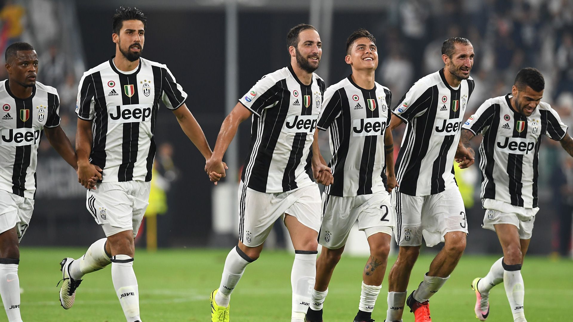 Juventus Dybal higuain Khedira Chiellini Dani Alves Evra Fiorentina 20082016