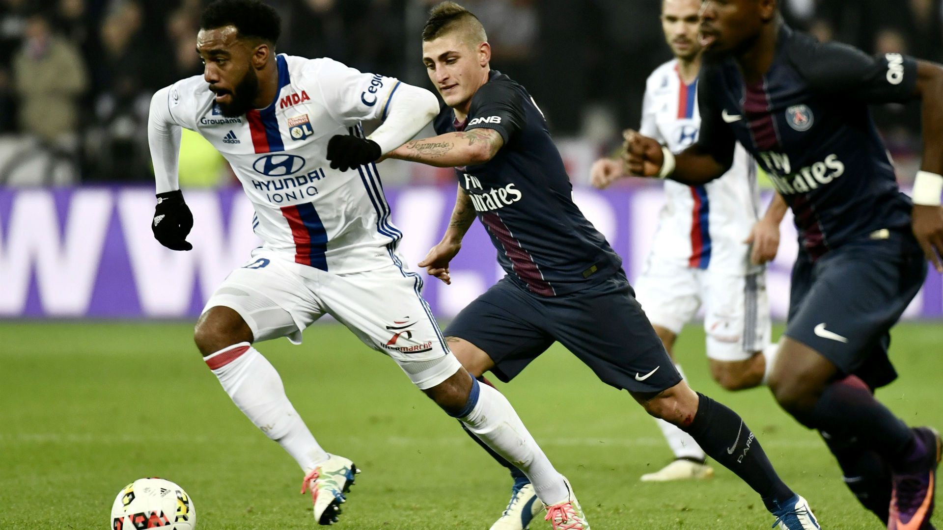 Alexandre Lacazette Marco Verratti Lyon Paris SG Ligue 1 27112016