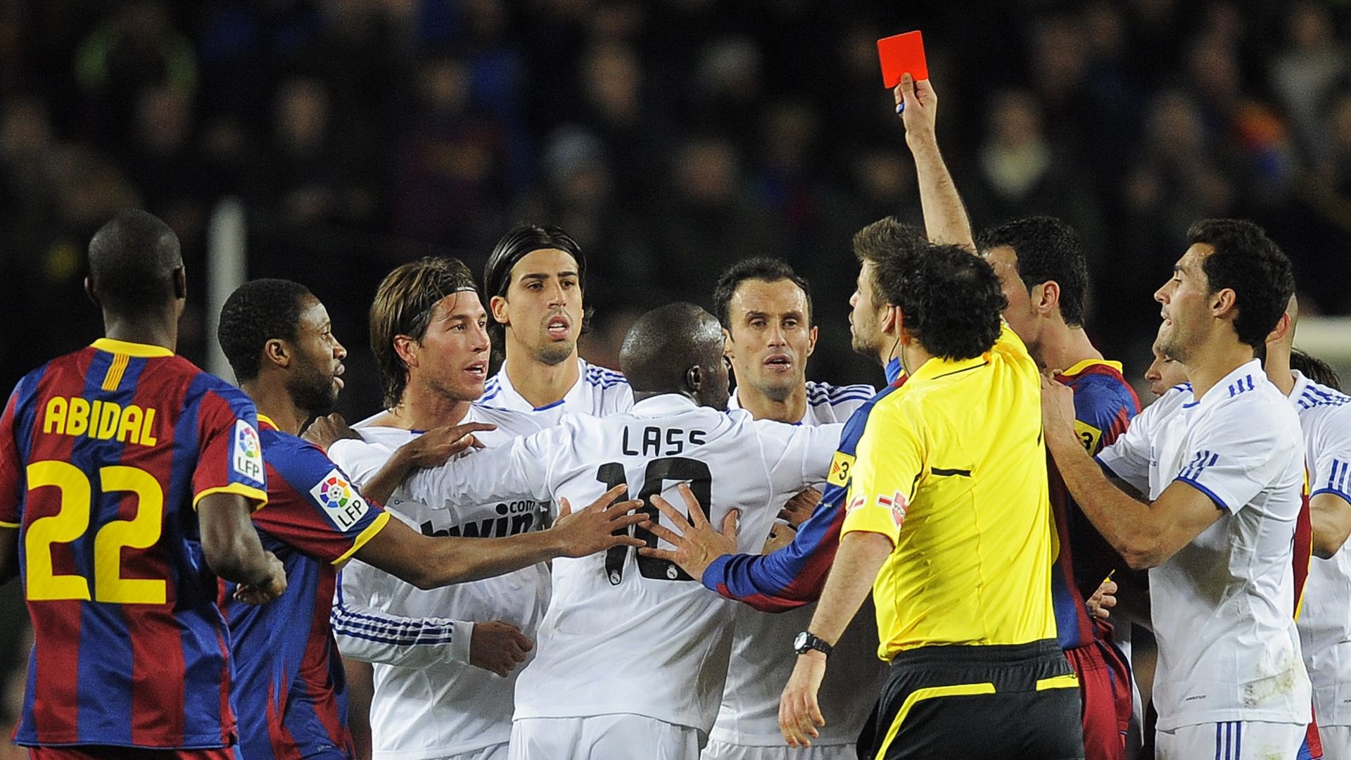 Iturralde González en un Barcelona-Real Madrid con tarjeta roja