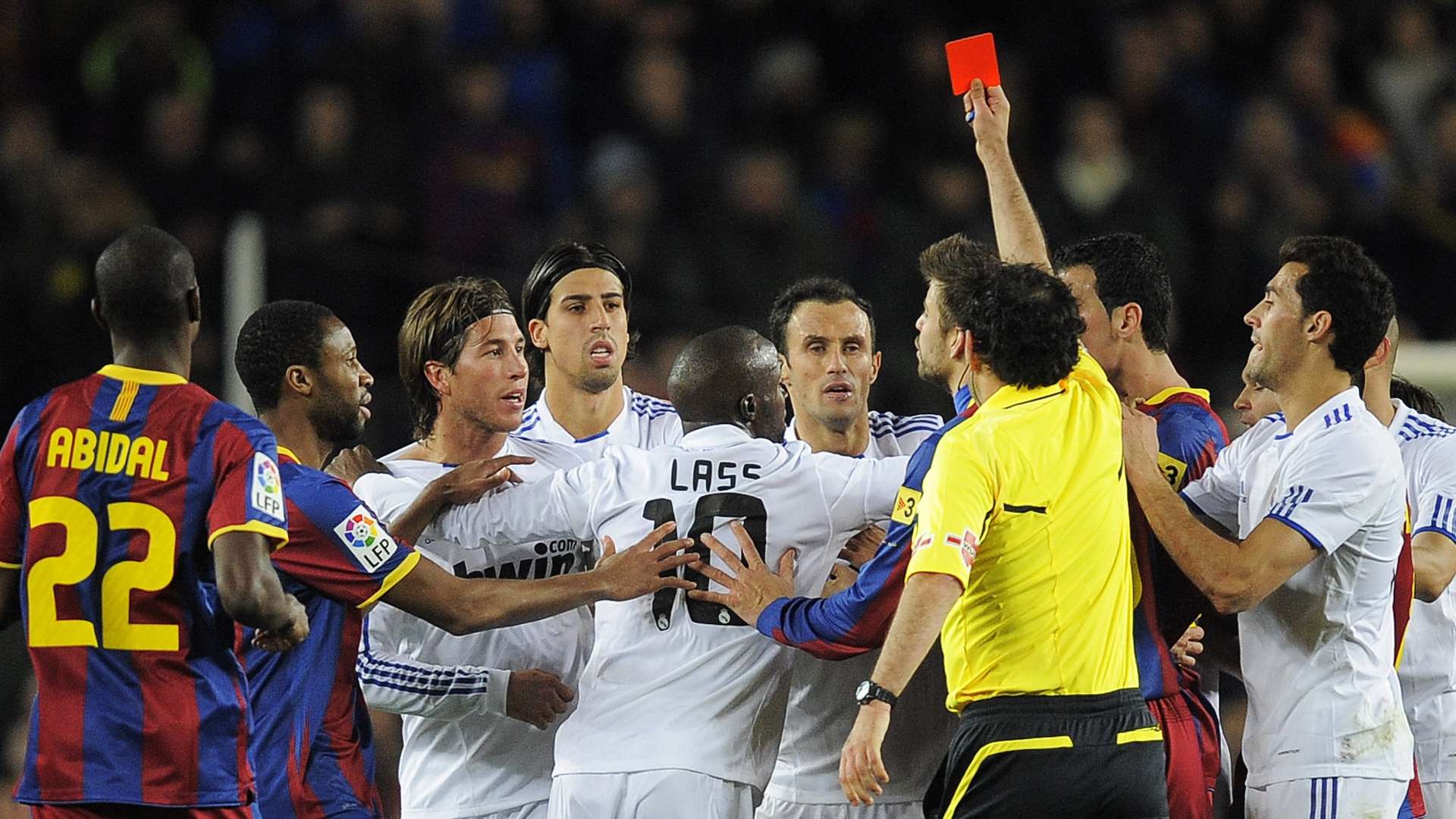 Iturralde González en un Barcelona-Real Madrid con tarjeta roja