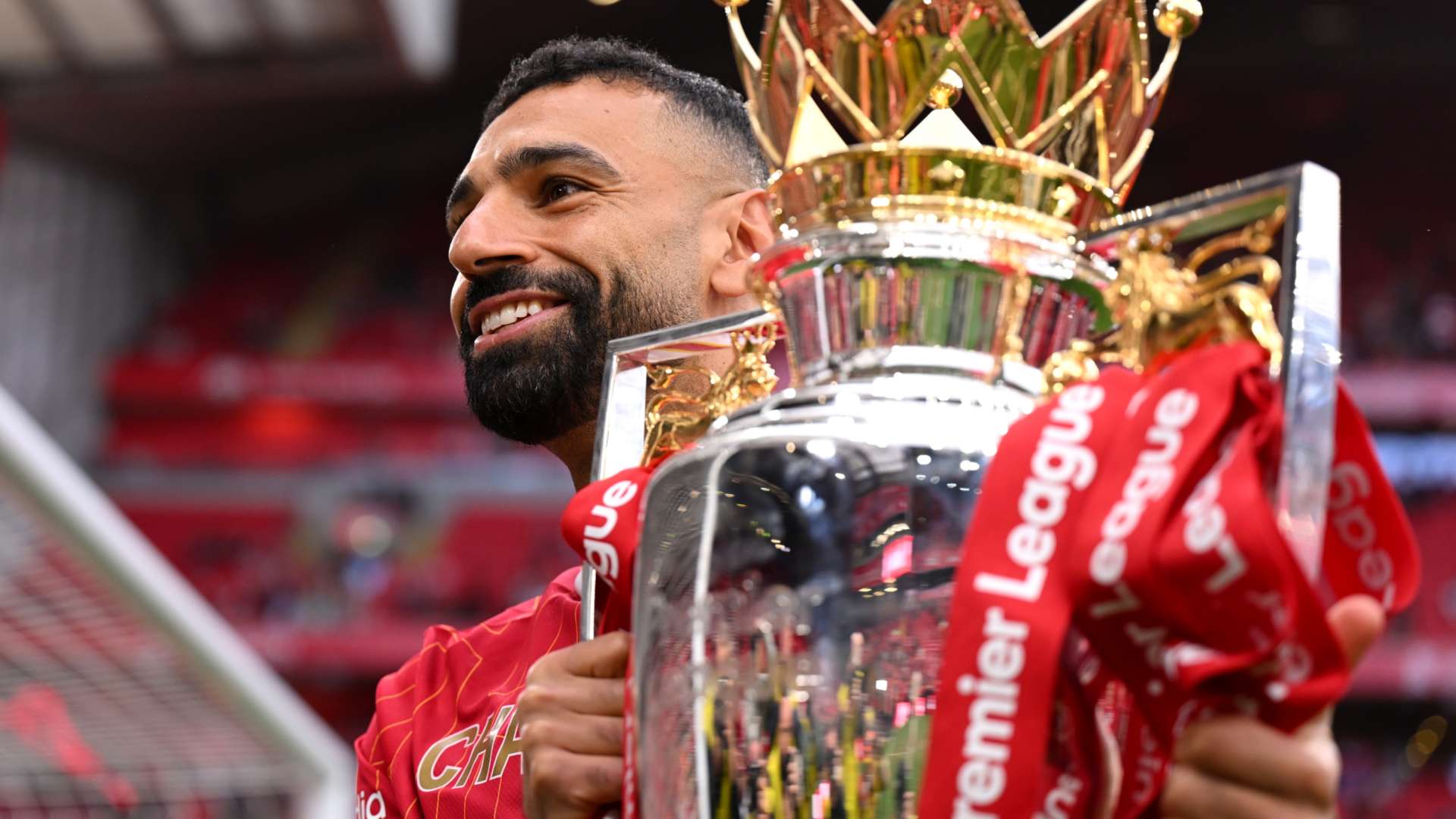 Mohamed Salah Liverpool Premier League trophy 2025