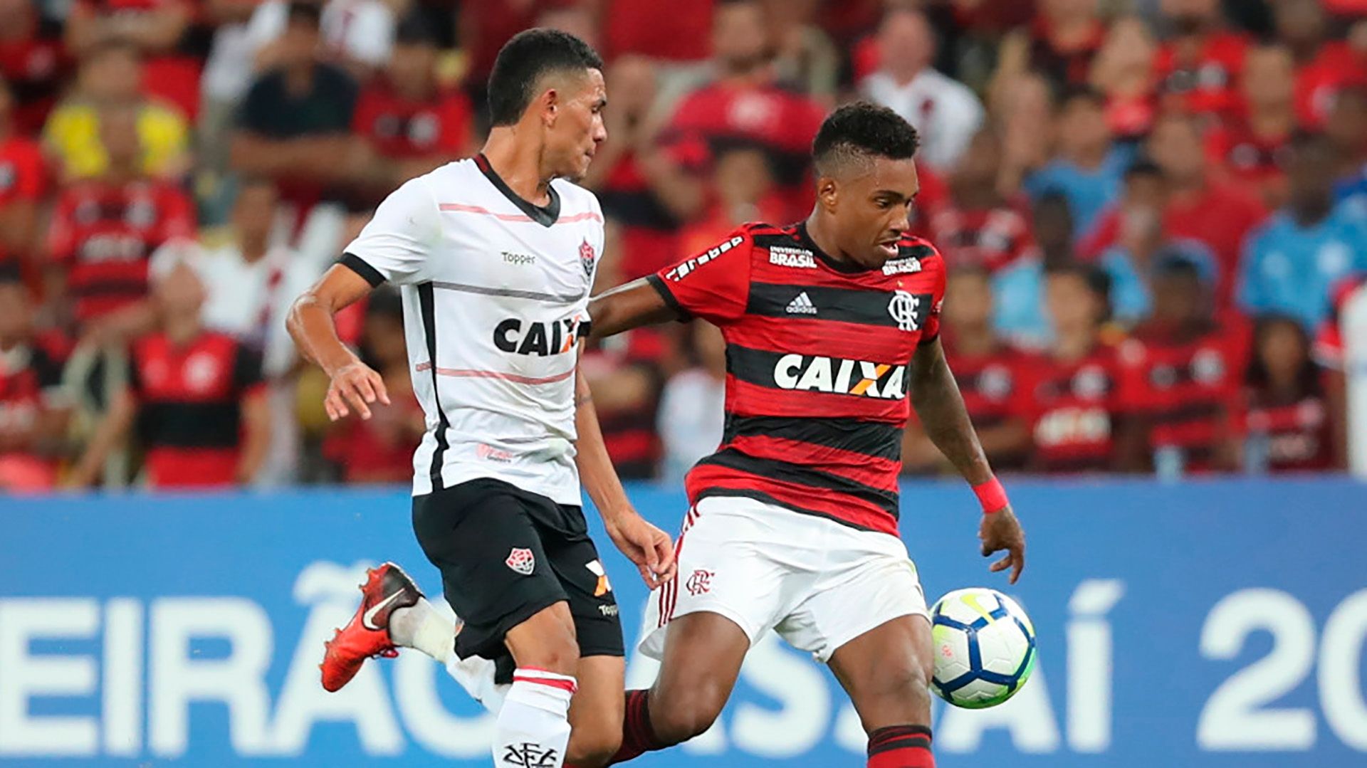 Vitinho Flamengo Vitoria Brasileirao Serie A 23082018