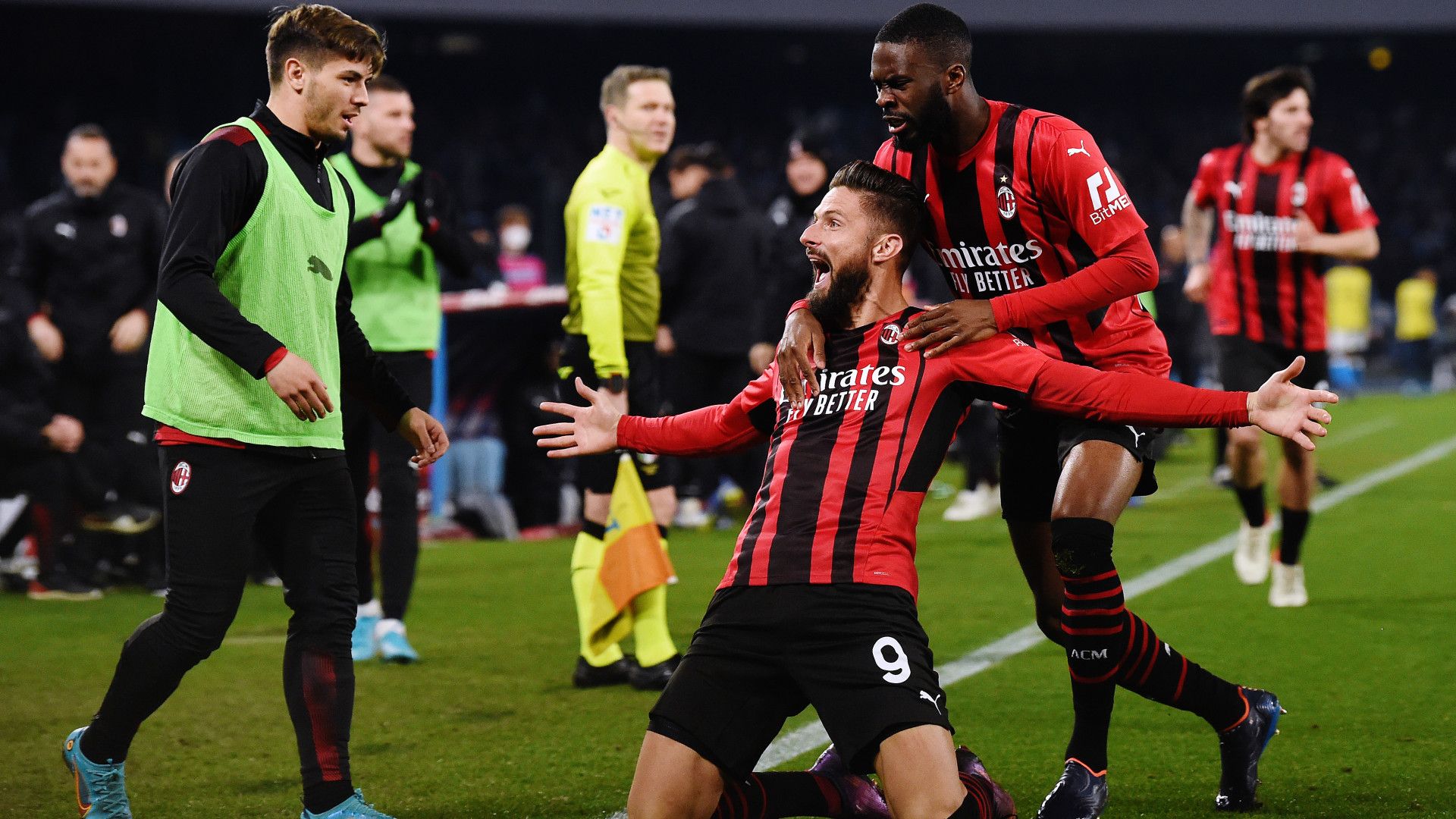 Olivier Giroud celebrate Napoli Milan Serie A 2021-22