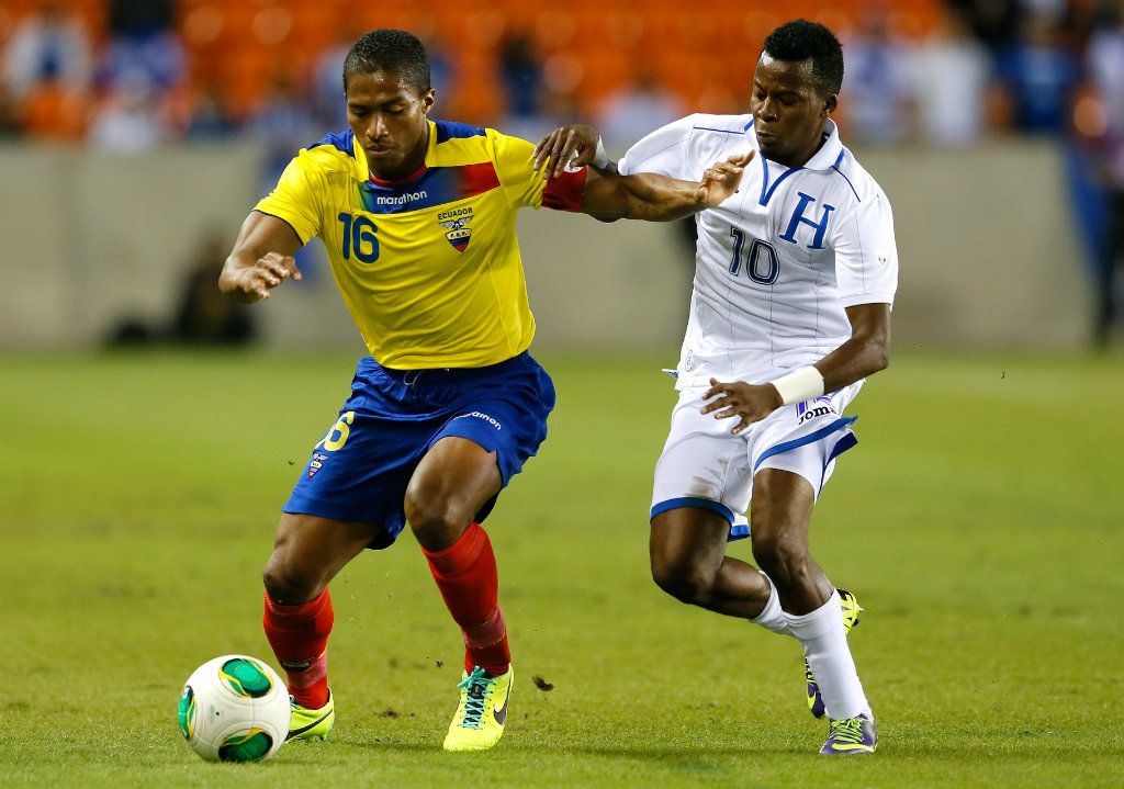 Antonio Valencia Marvin Chavez Ecuador Honduras 11192013