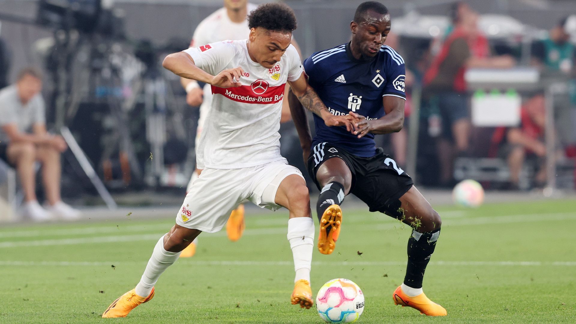 ENZO MILLOT STUTTGART JEAN LUC DOMPE HAMBURG 01062023