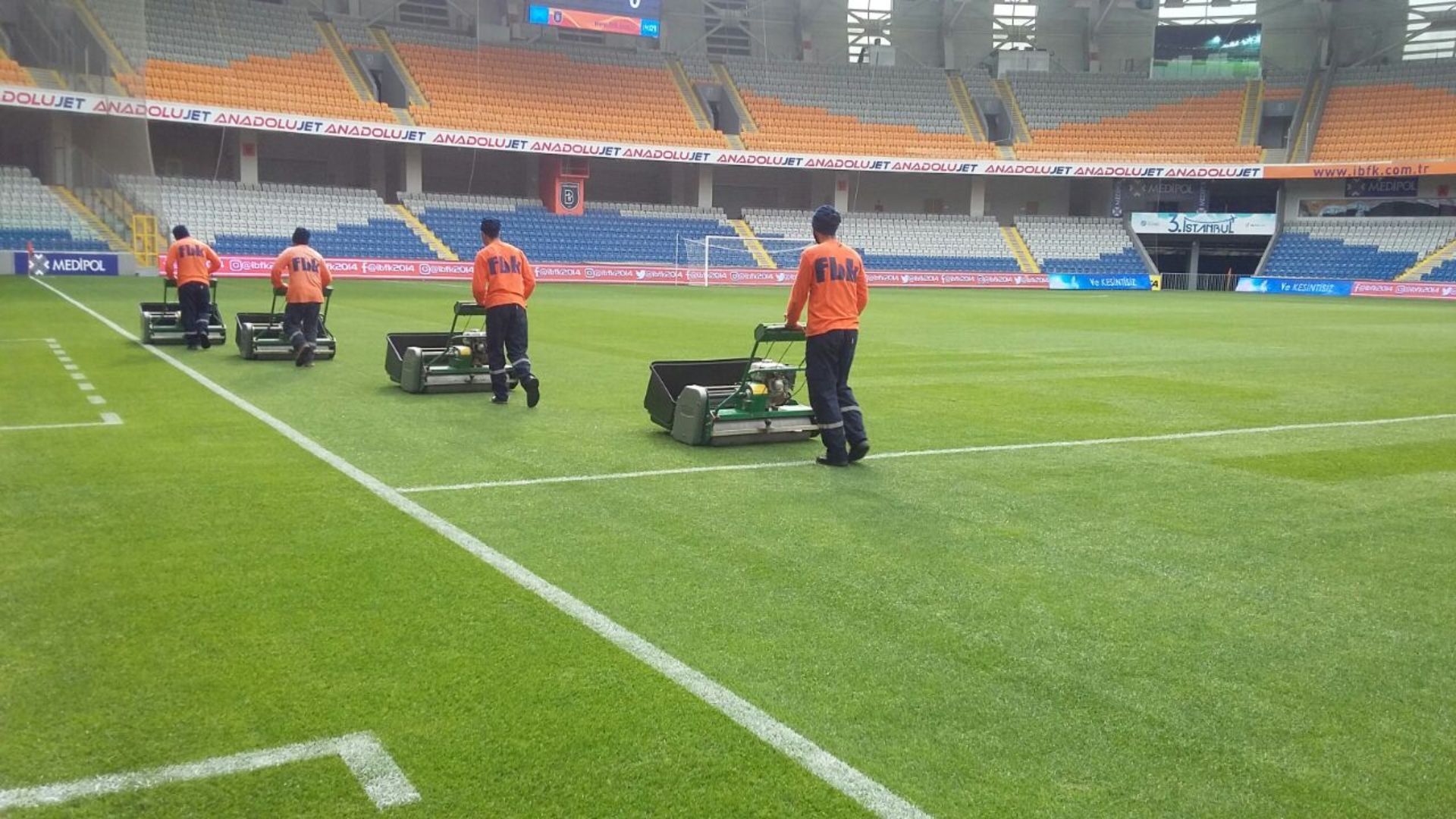 stadyum zemin bakim 07102020