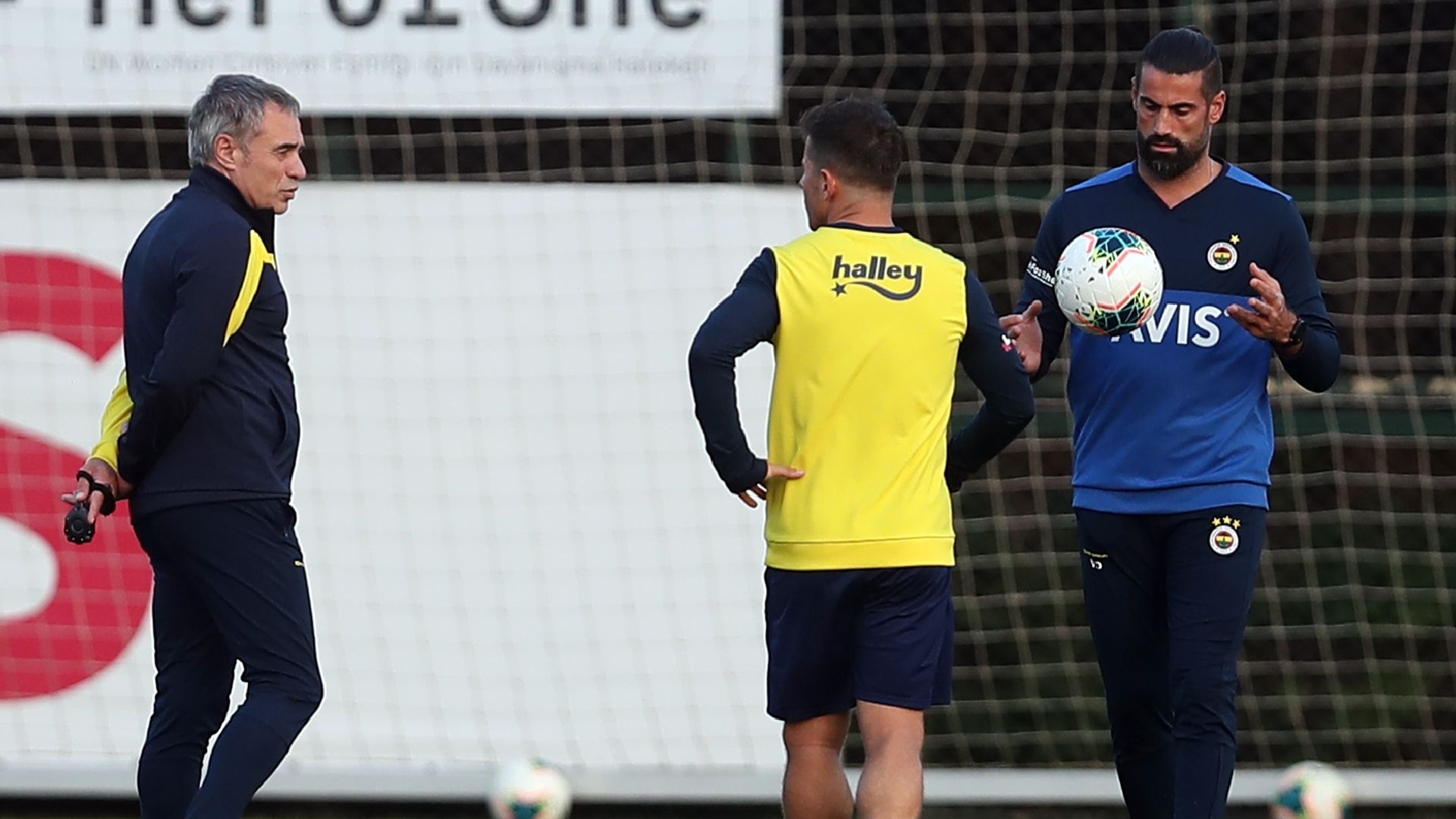 Fenerbahce training 03102019