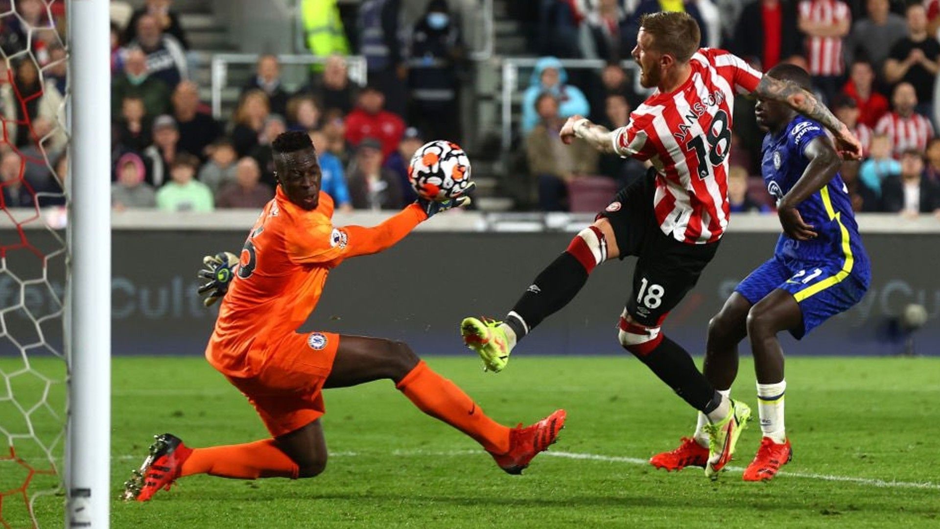 Edouard Mendy of Chelsea vs Brentford.