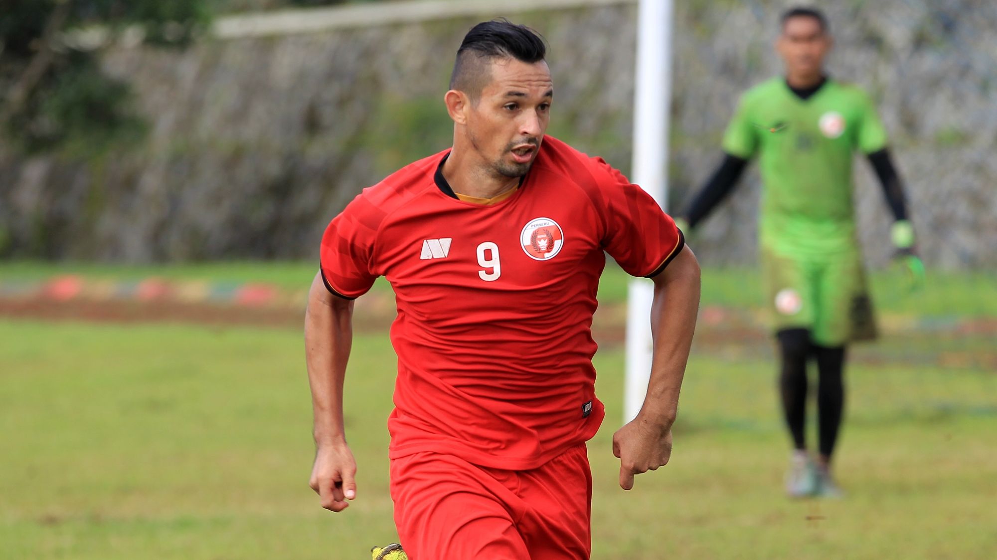 Sílvio Escobar - Latihan Perseru Serui