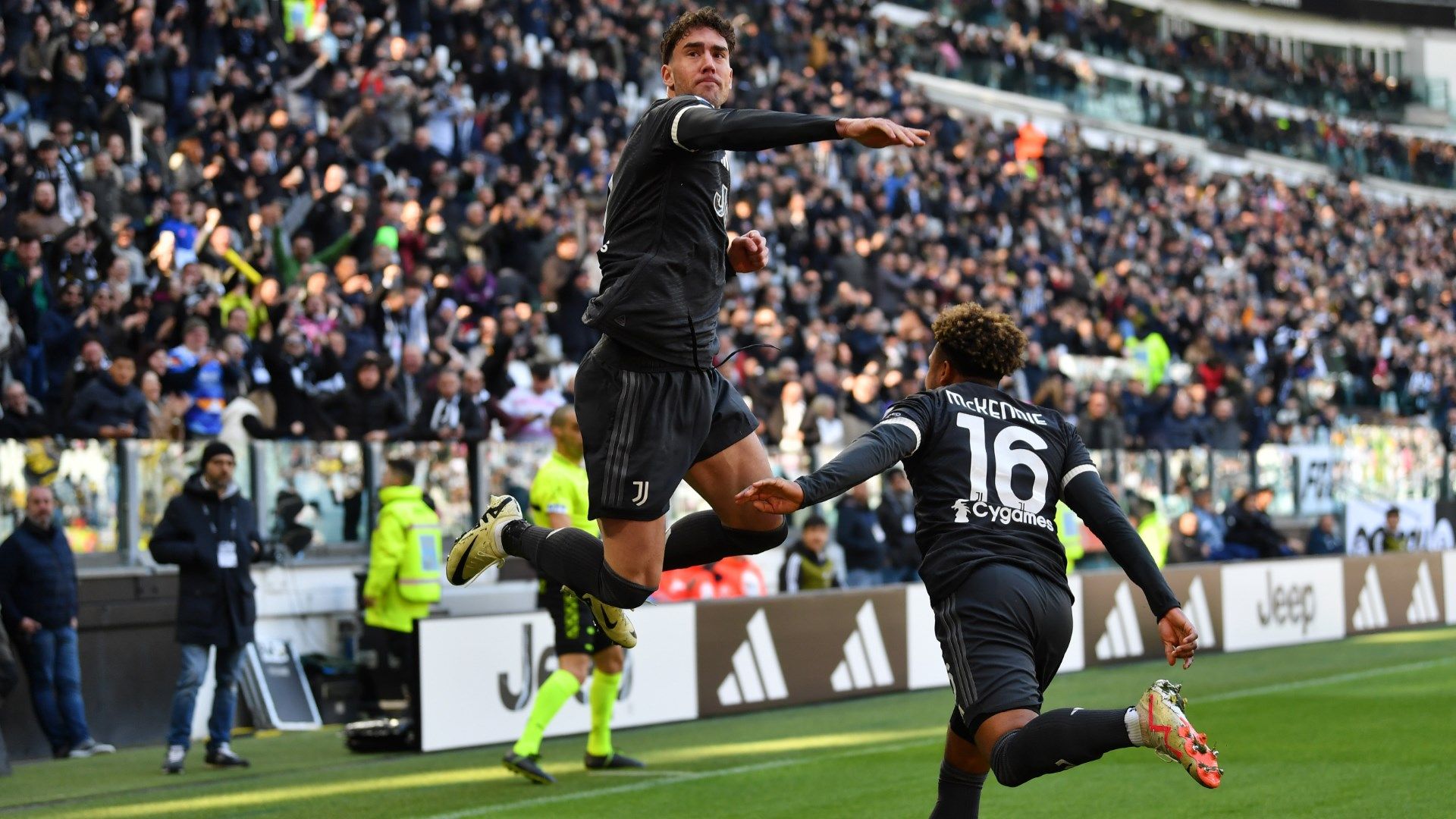 Weston McKennie Dusan Vlahovic