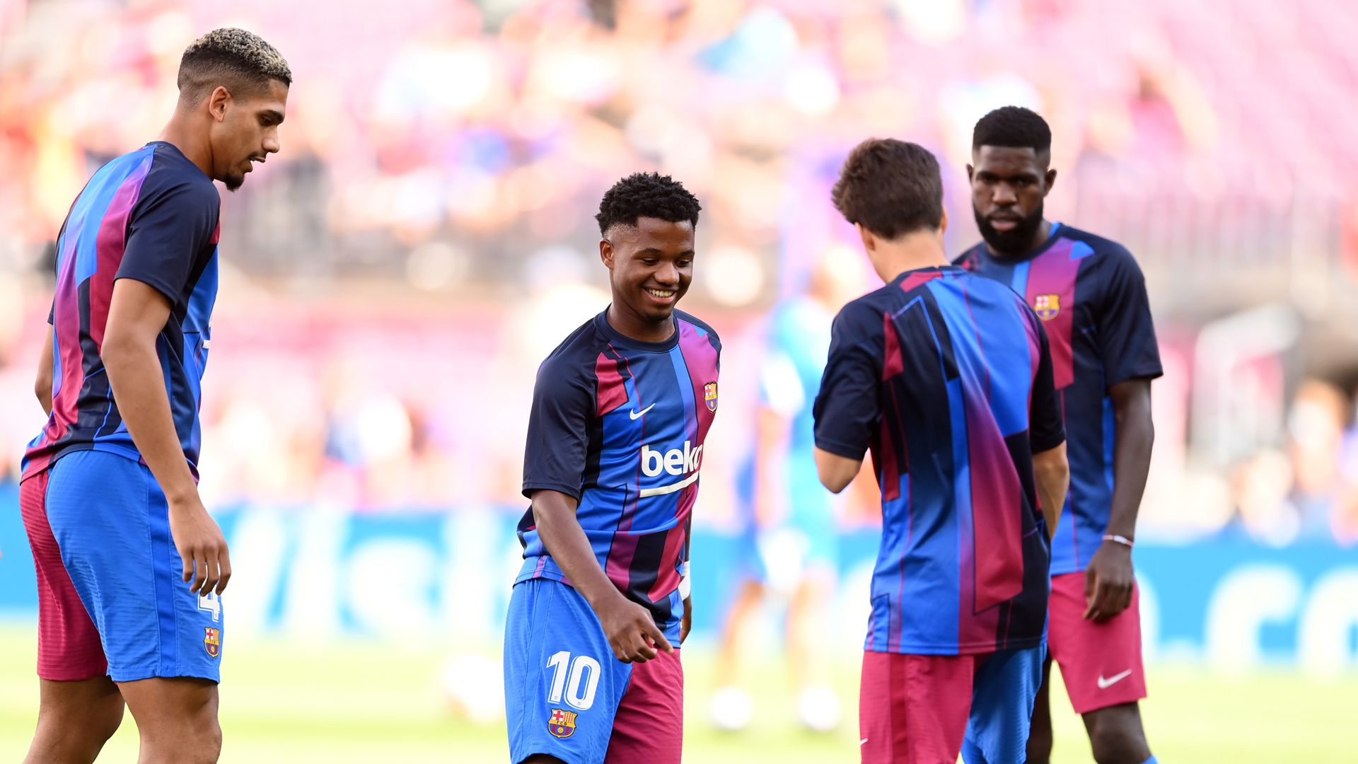 Araujo y Ansu Fati, entre los suplentes del Barcelona