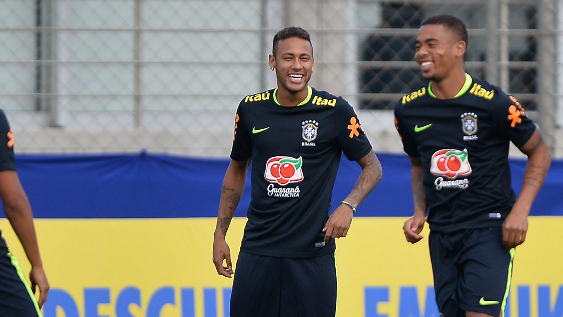 Neymar Gabriel Jesus Brasil treino 28082017
