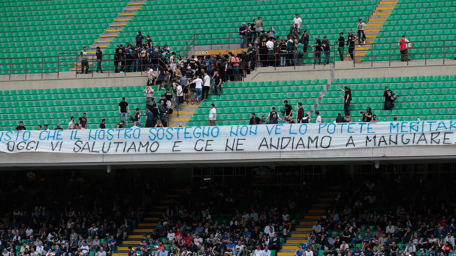 Protesta de los hinchas del Inter