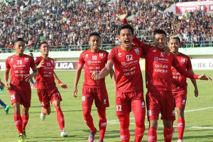 Persis Solo