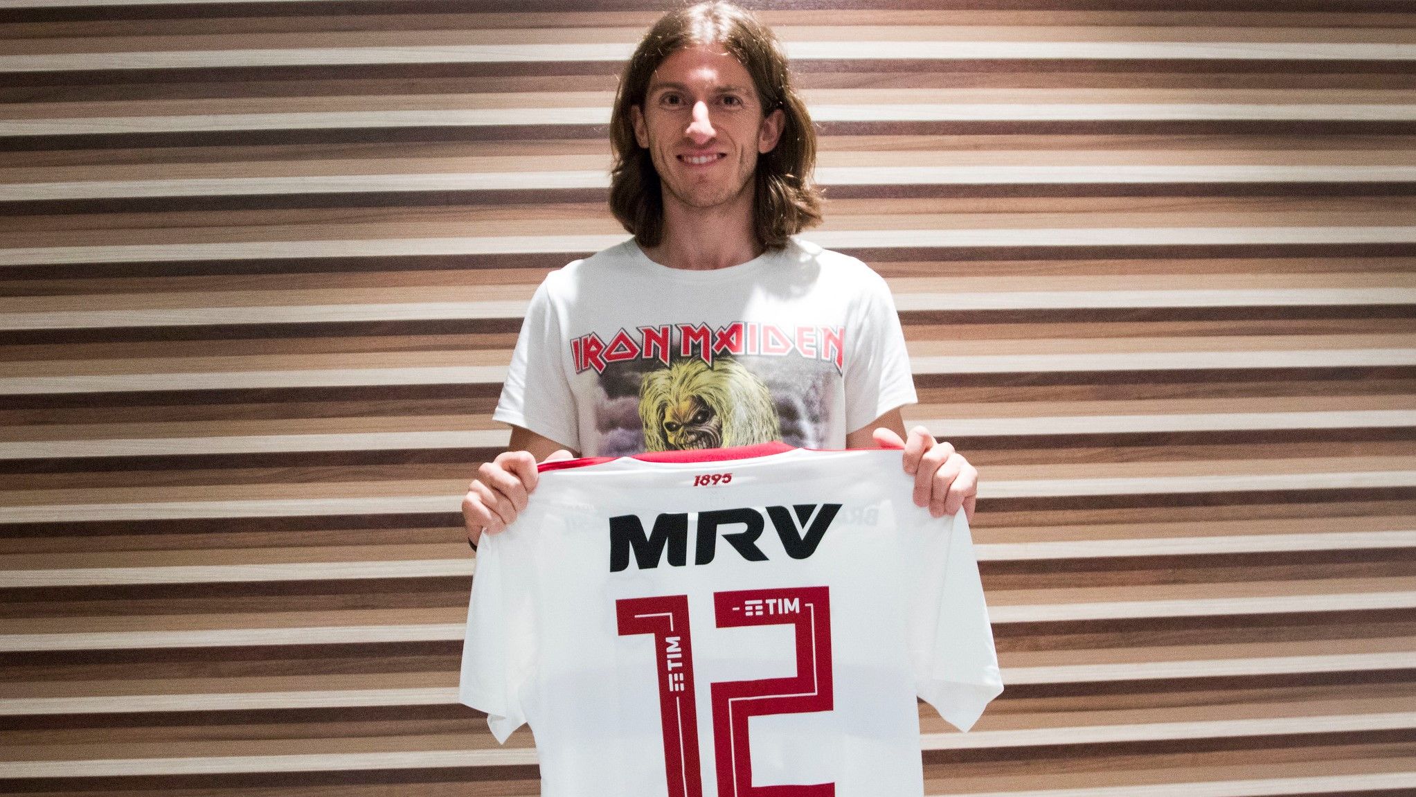 Filipe Luís chega ao Flamengo