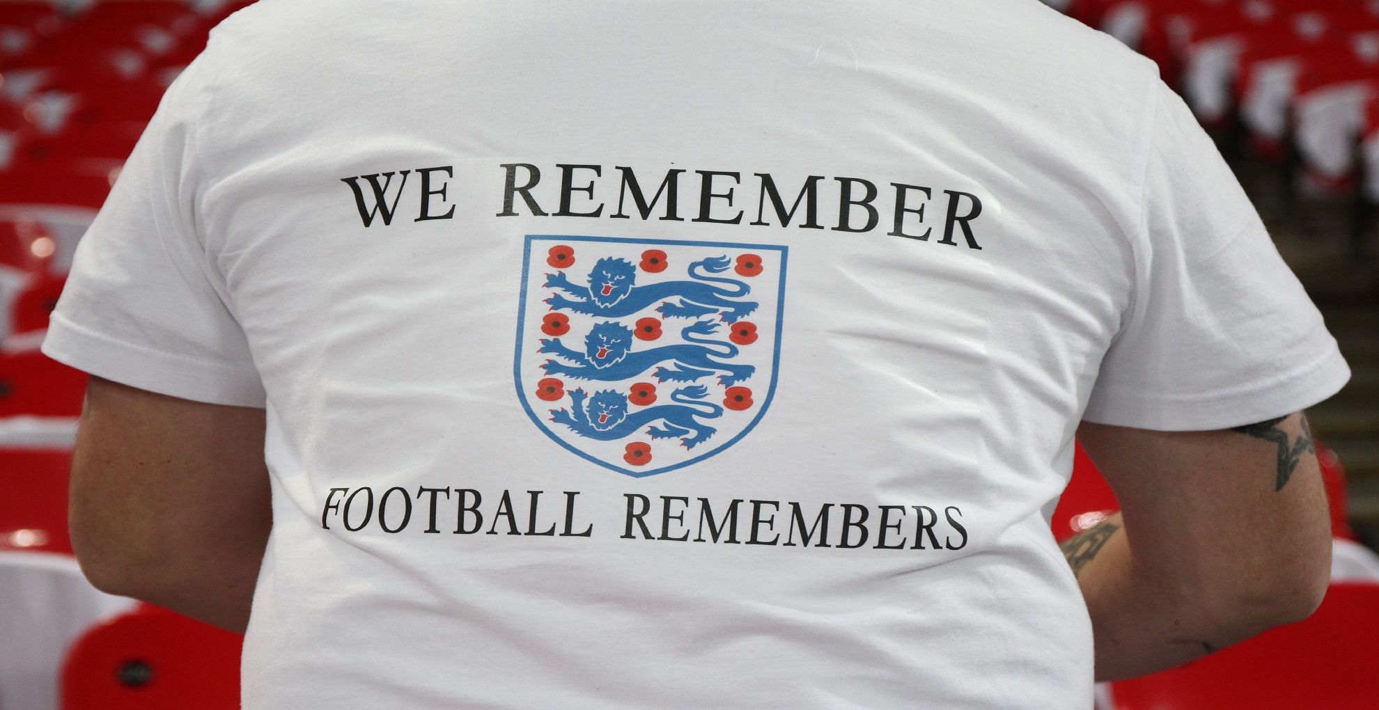 Scotland and England players wore black armbands with poppy symbols
