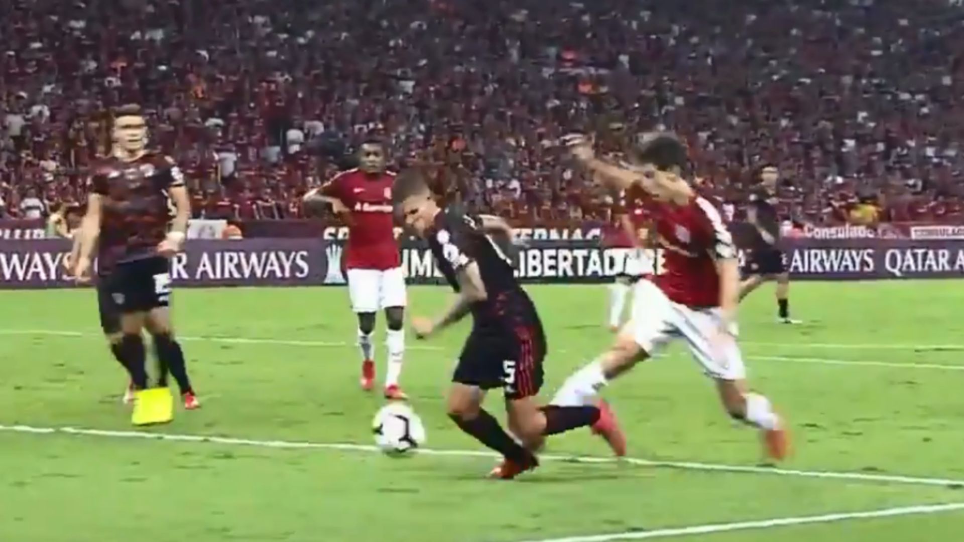 CAPTURA penal Zuculini Internacional River Copa Libertadores 03042019