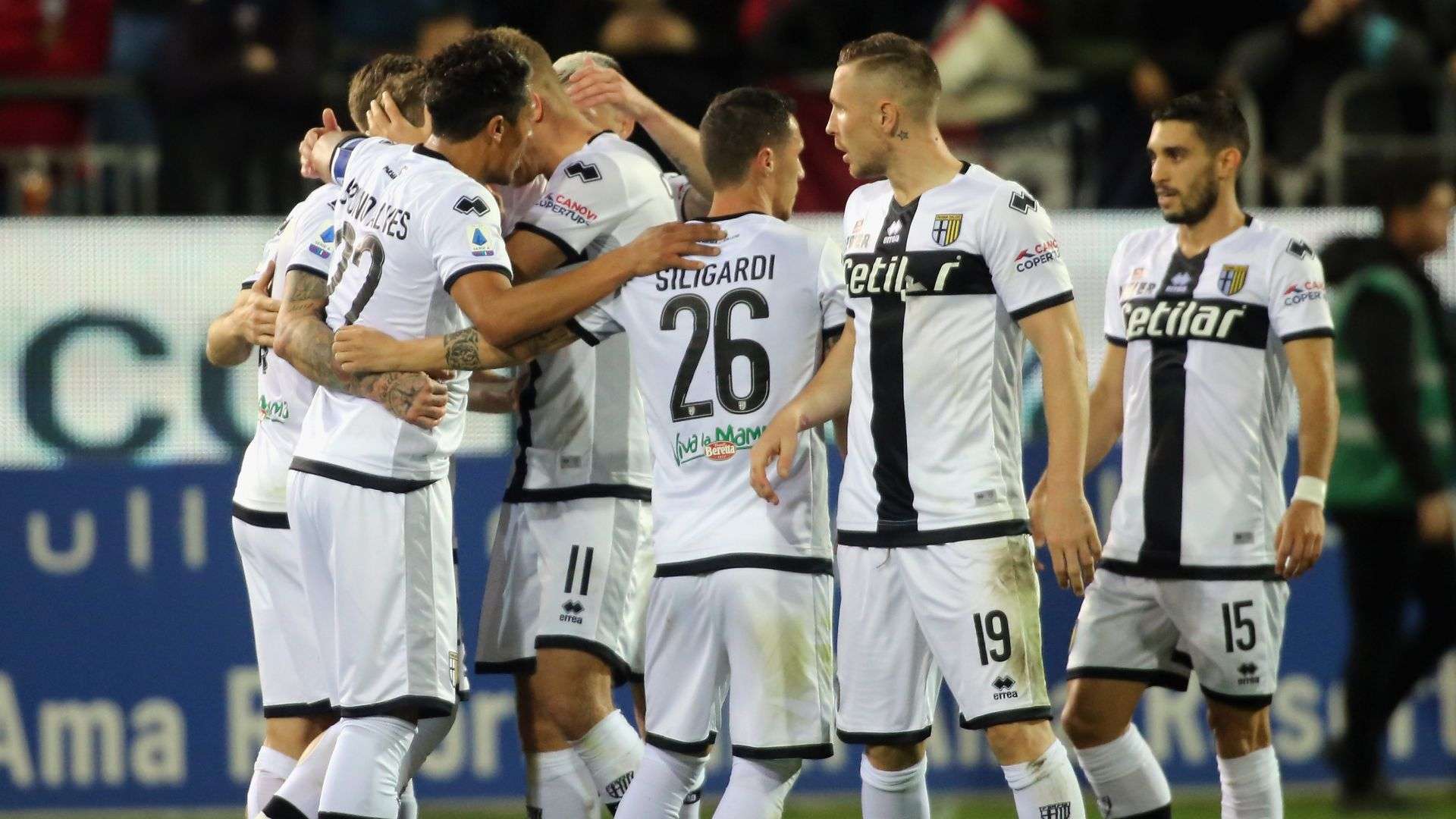 Parma players celebrating Cagliari Parma Serie A