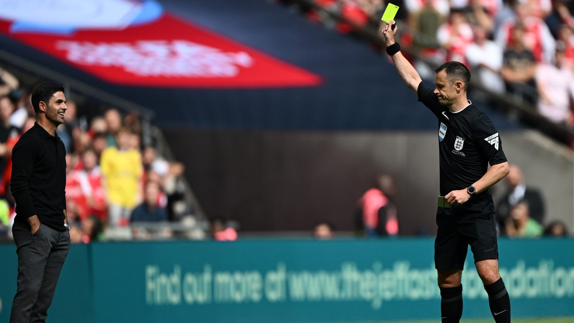 Mikel Arteta yellow card Community Shield 
