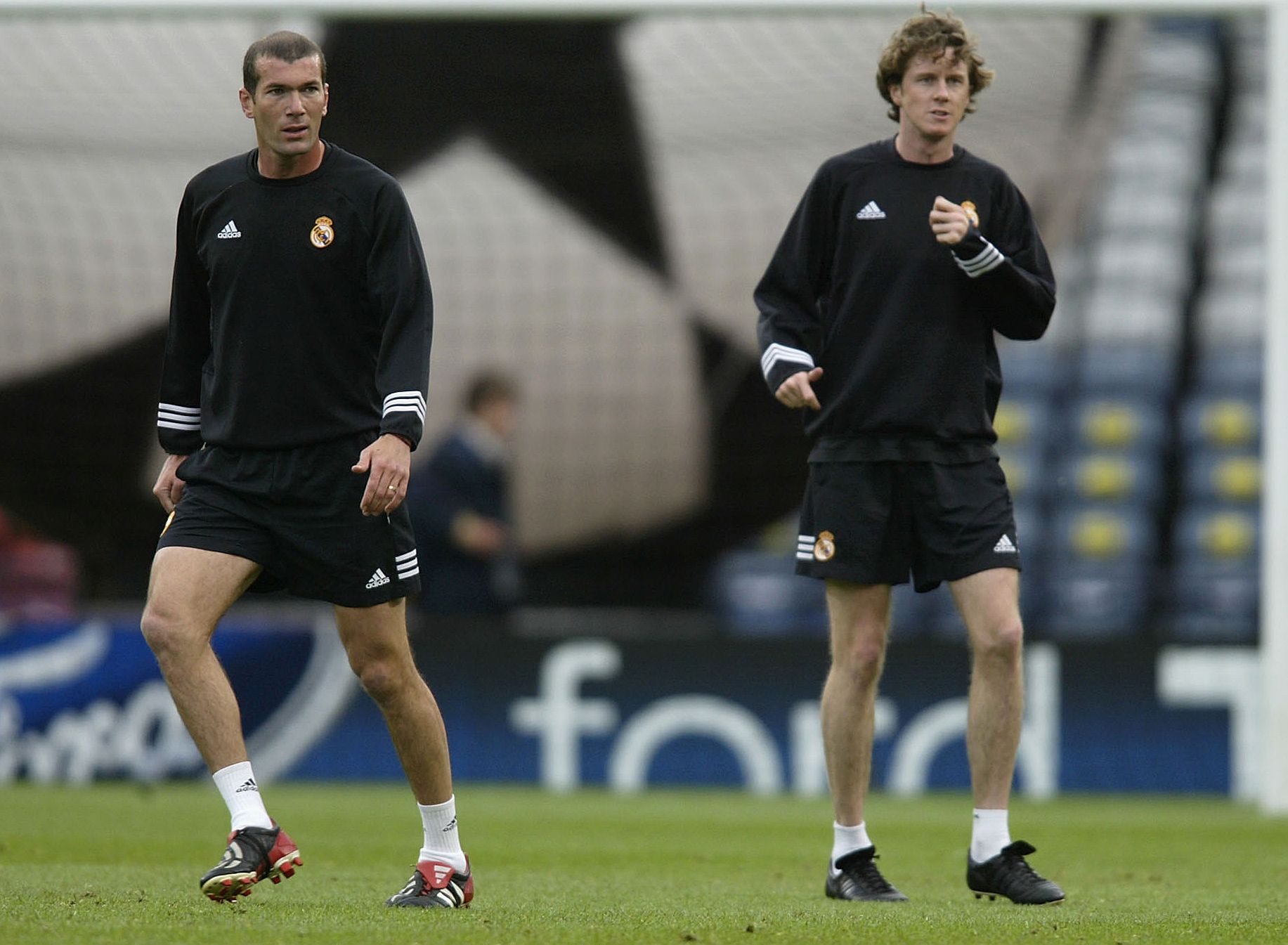 Zinedine Zidane Steve McManaman Real Madrid 2002