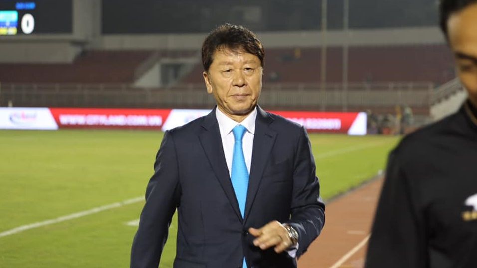 Coach Chung Hae-seong Ho Chi Minh City FC vs Sai Gon FC Round 24 V.League 2019