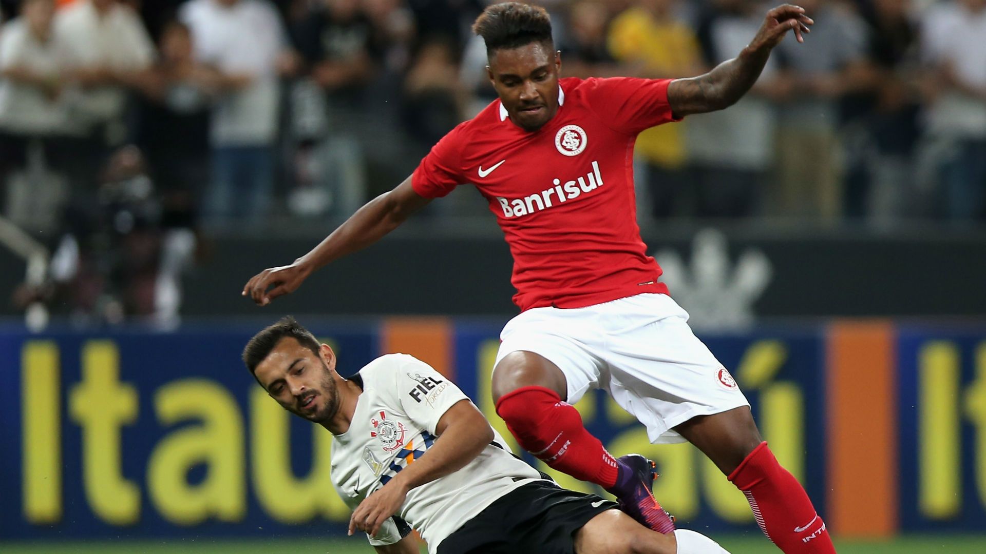 Vitinho Corinthians Internacional Brasileiro 21 11 2016