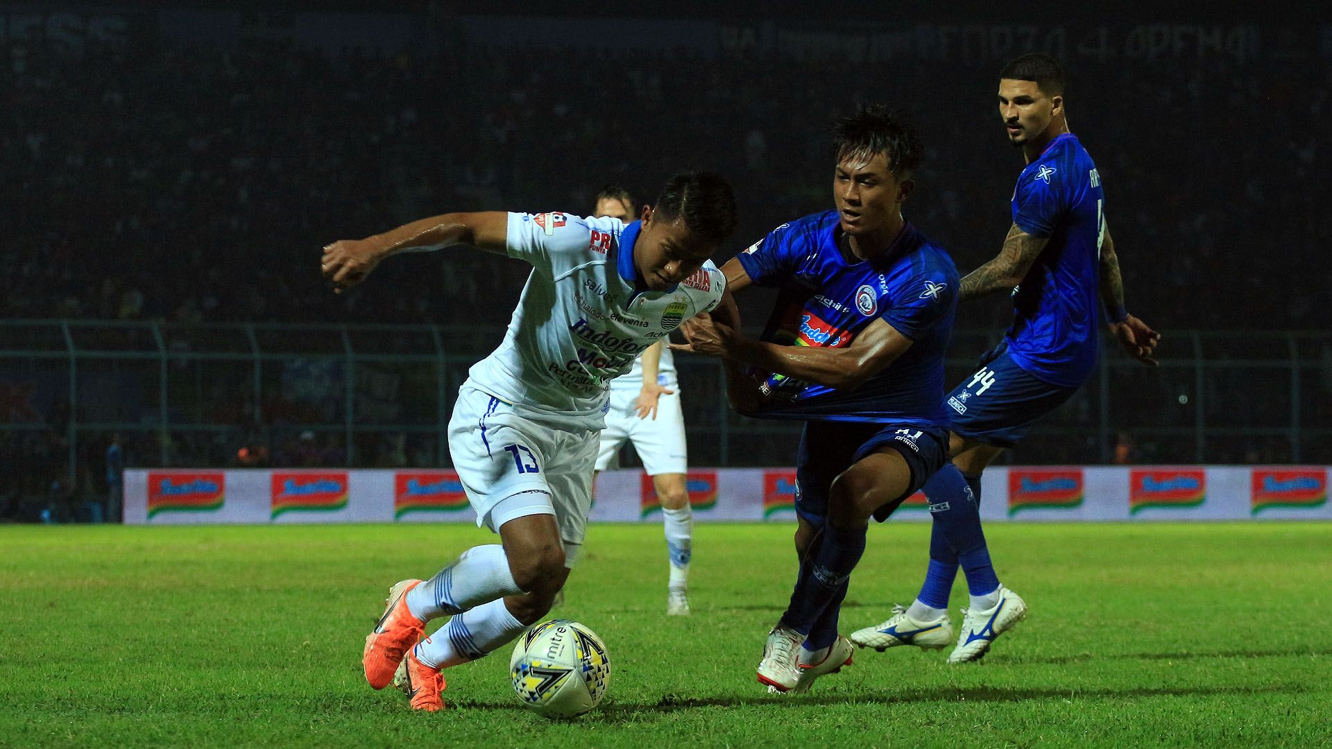 Johan Ahmat Farizi - Arema & Febri Hariyadi - Persib Bandung
