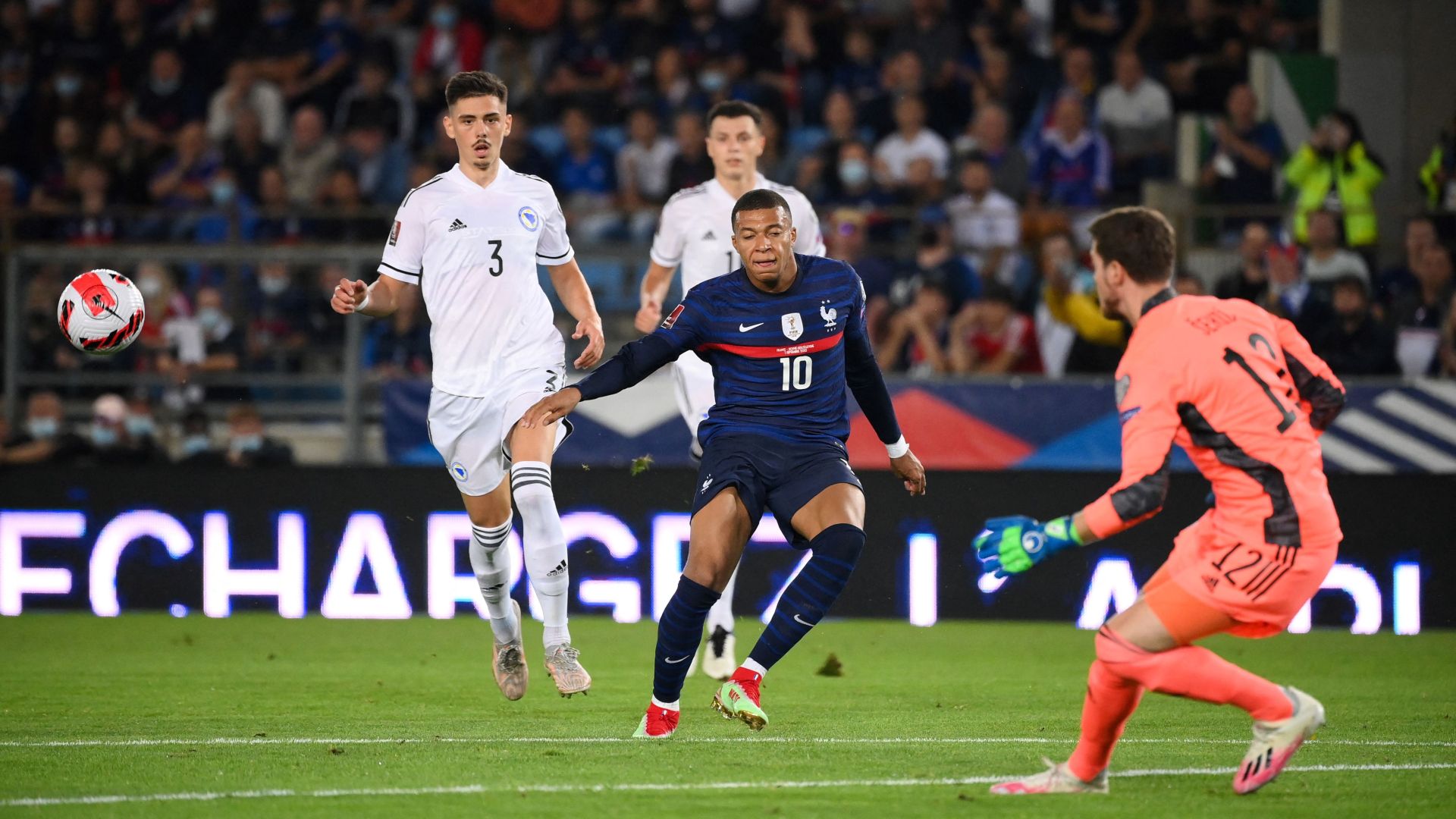 Kylian Mbappé France Bosnia 01092021
