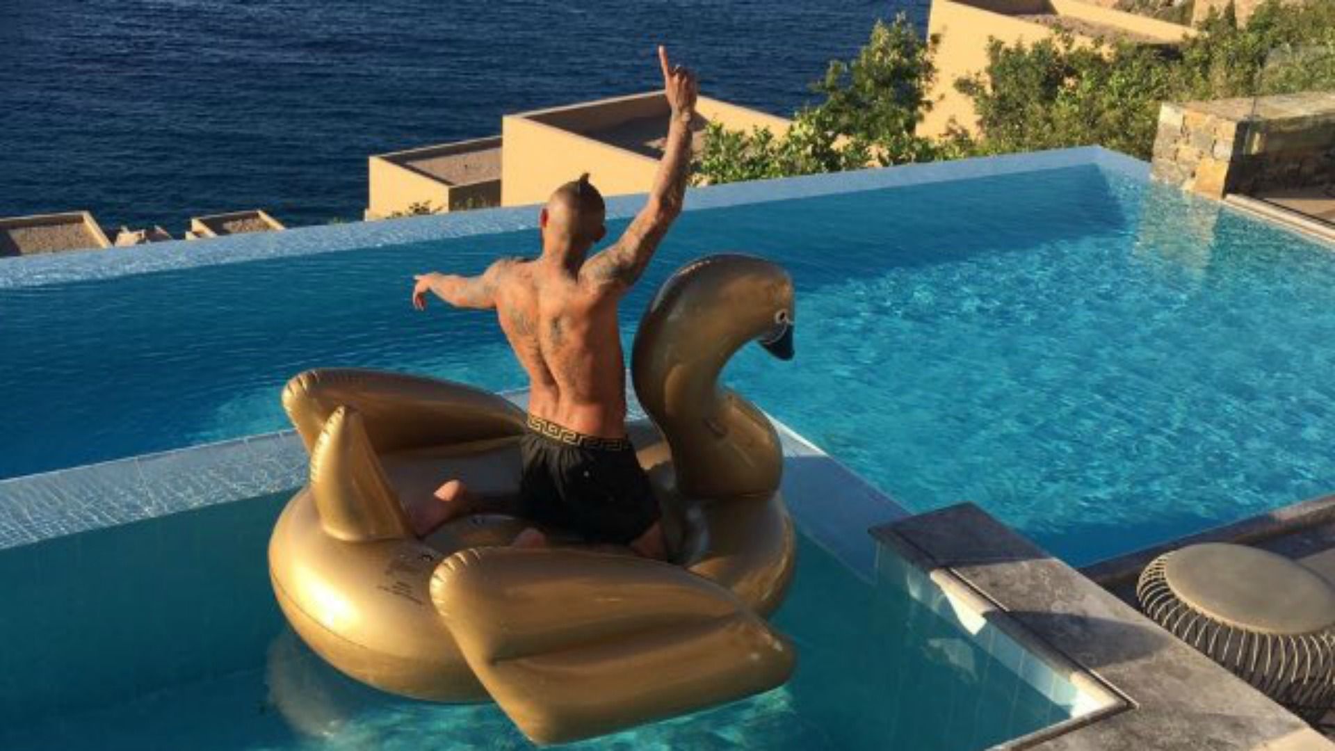 Arturo Vidal in Greece 090717