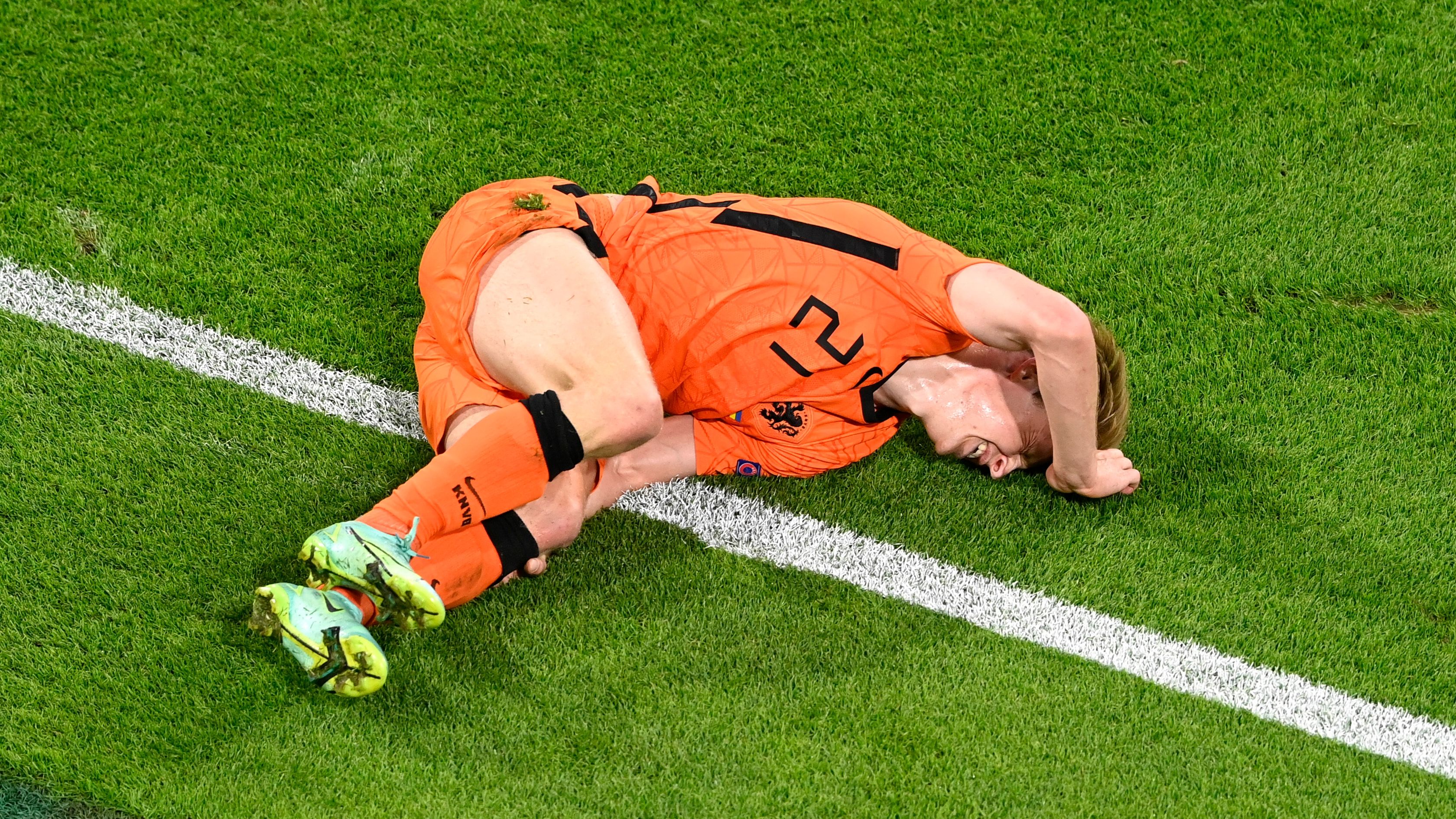 Frenkie de Jong Netherlands injury 2021-22