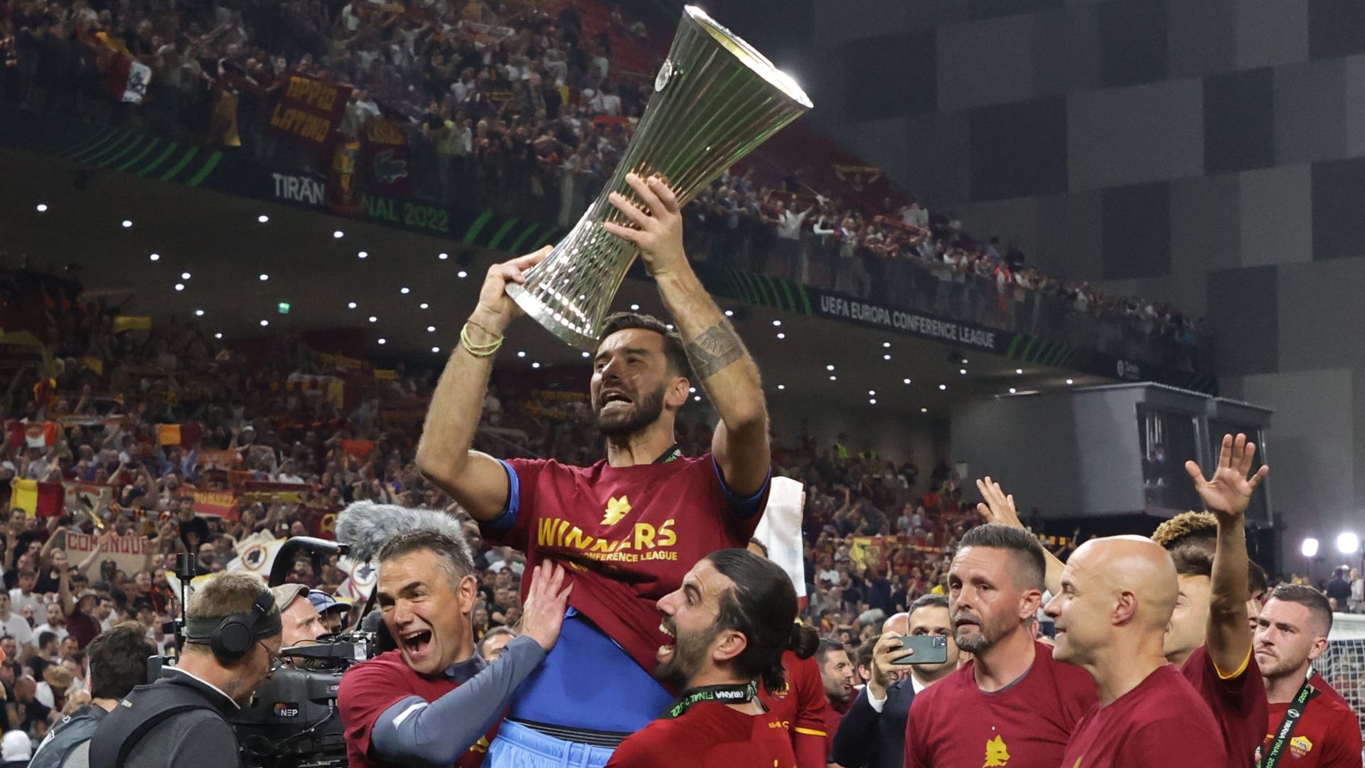 Rui Patricio Roma celebrating Conference League