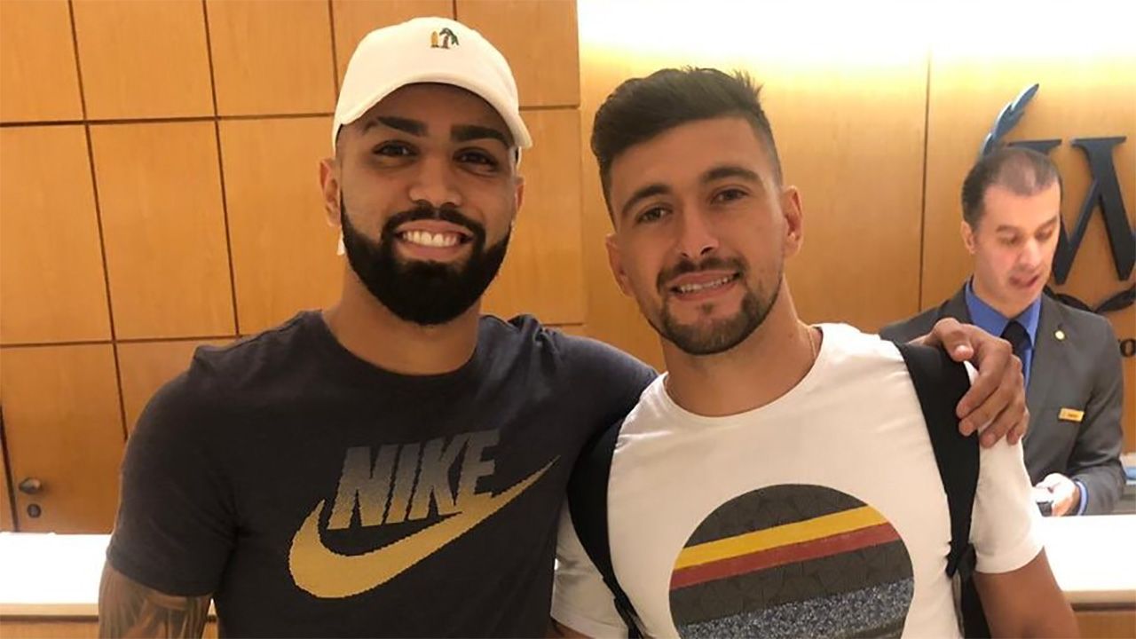 Gabigol Arrascaeta chegada 10012018