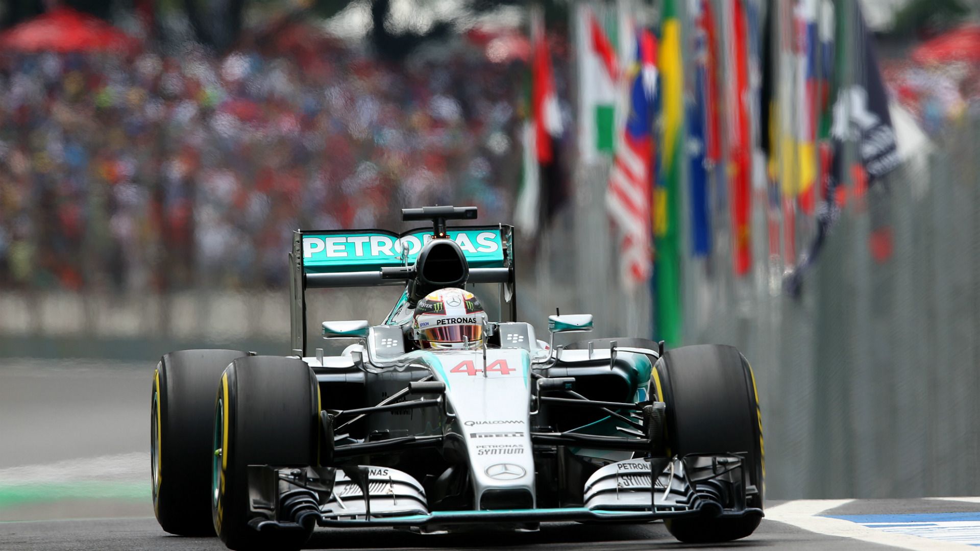 GP de Interlagos Brasil / Lewis Hamilton of Great Britain and Mercedes