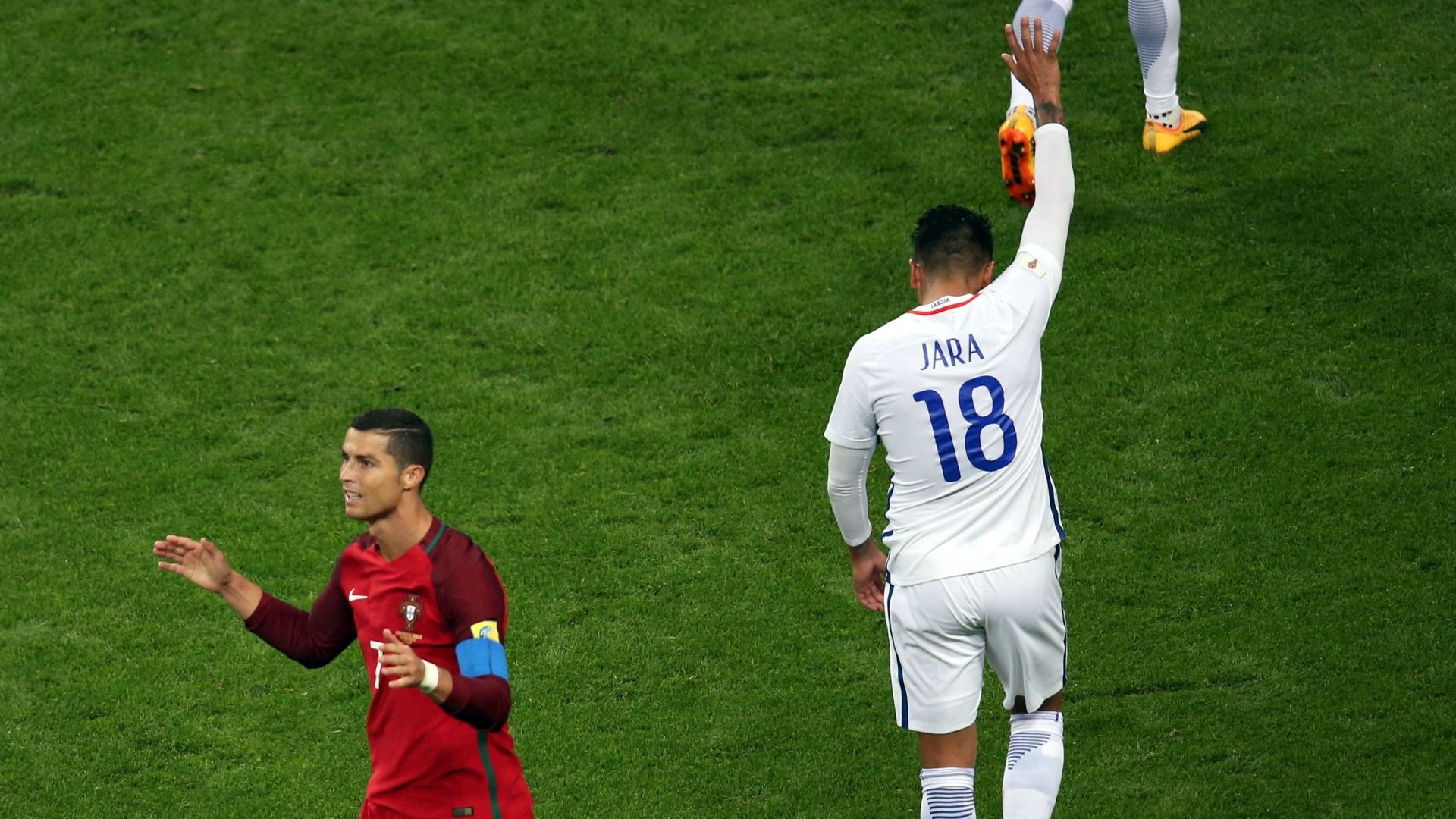 Gonzalo Jara Cristiano Ronaldo Chile Portugal 280617