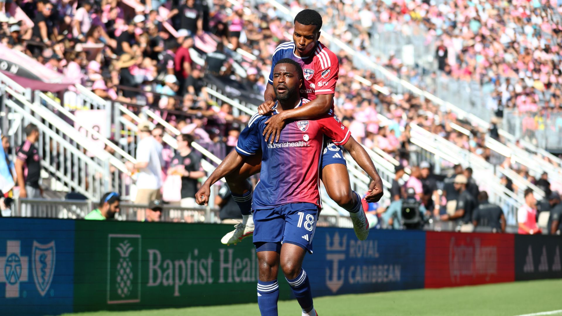 Shaq Moore FC Dallas