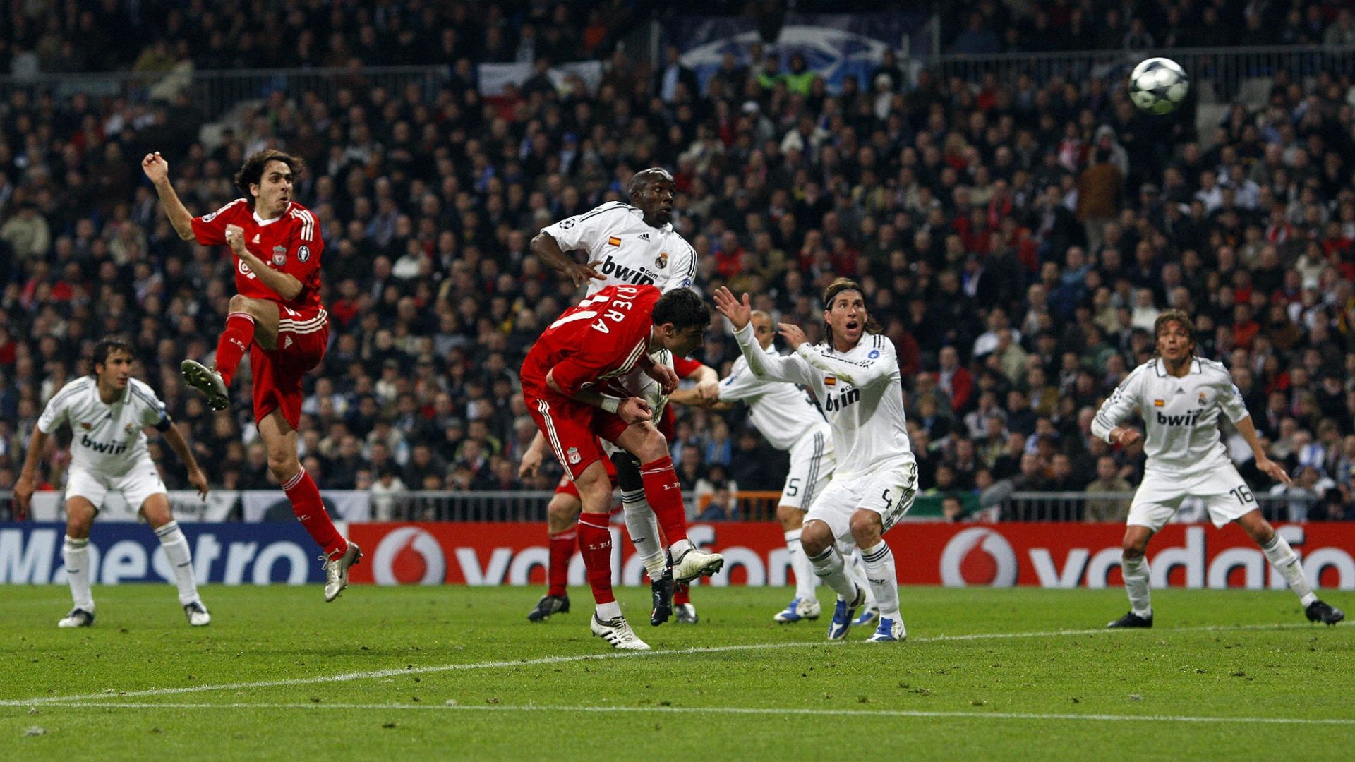 Yossi Benayoun Liverpool Real Madrid Champions League 2009