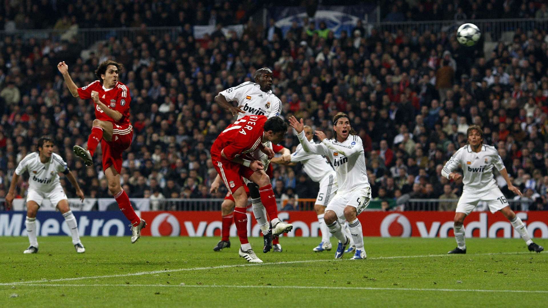 Yossi Benayoun Liverpool Real Madrid Champions League 2009